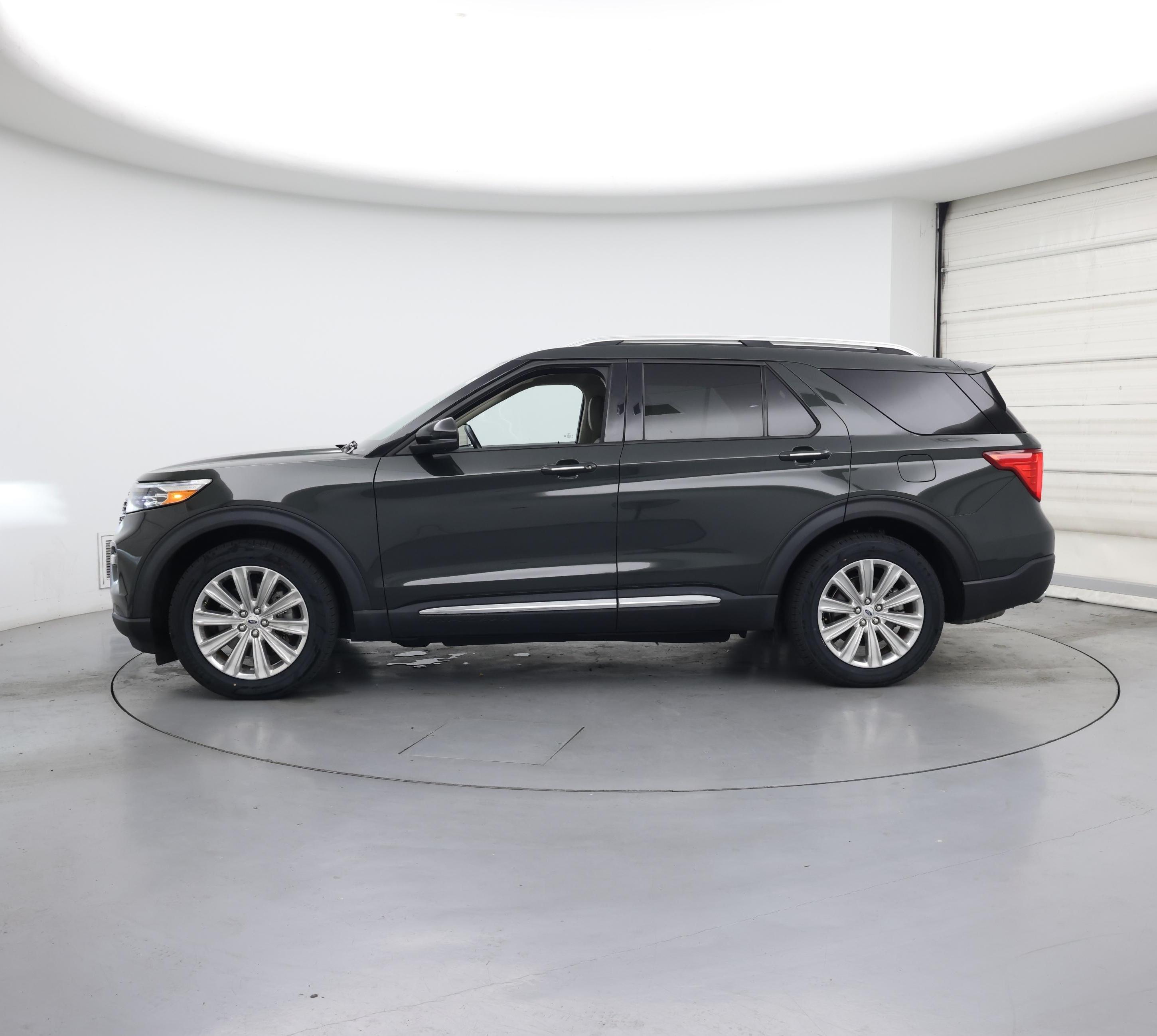 Thumbnail: 2022 Ford Explorer - 3