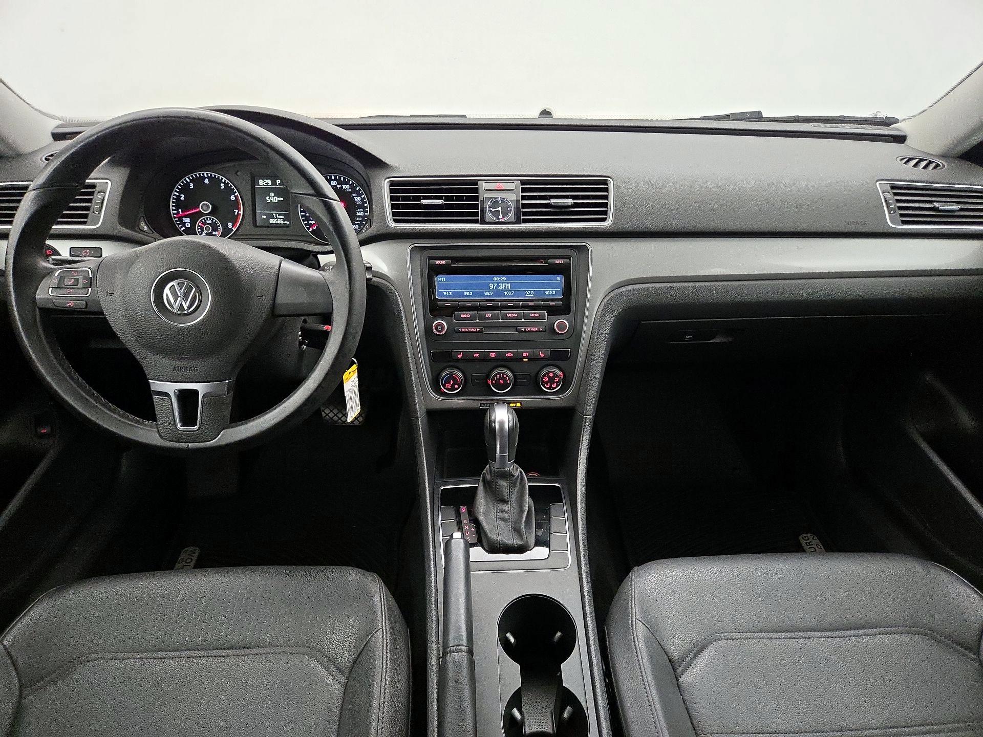 Thumbnail: 2015 Volkswagen Passat - 9