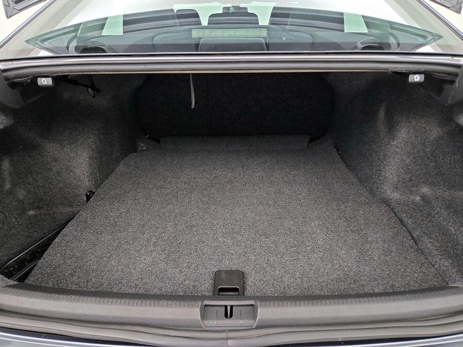 Thumbnail: 2015 Volkswagen Passat - 19