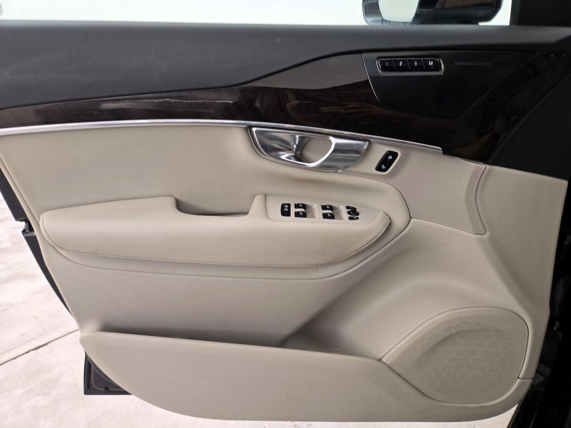 Thumbnail: 2019 Volvo XC90 - 12