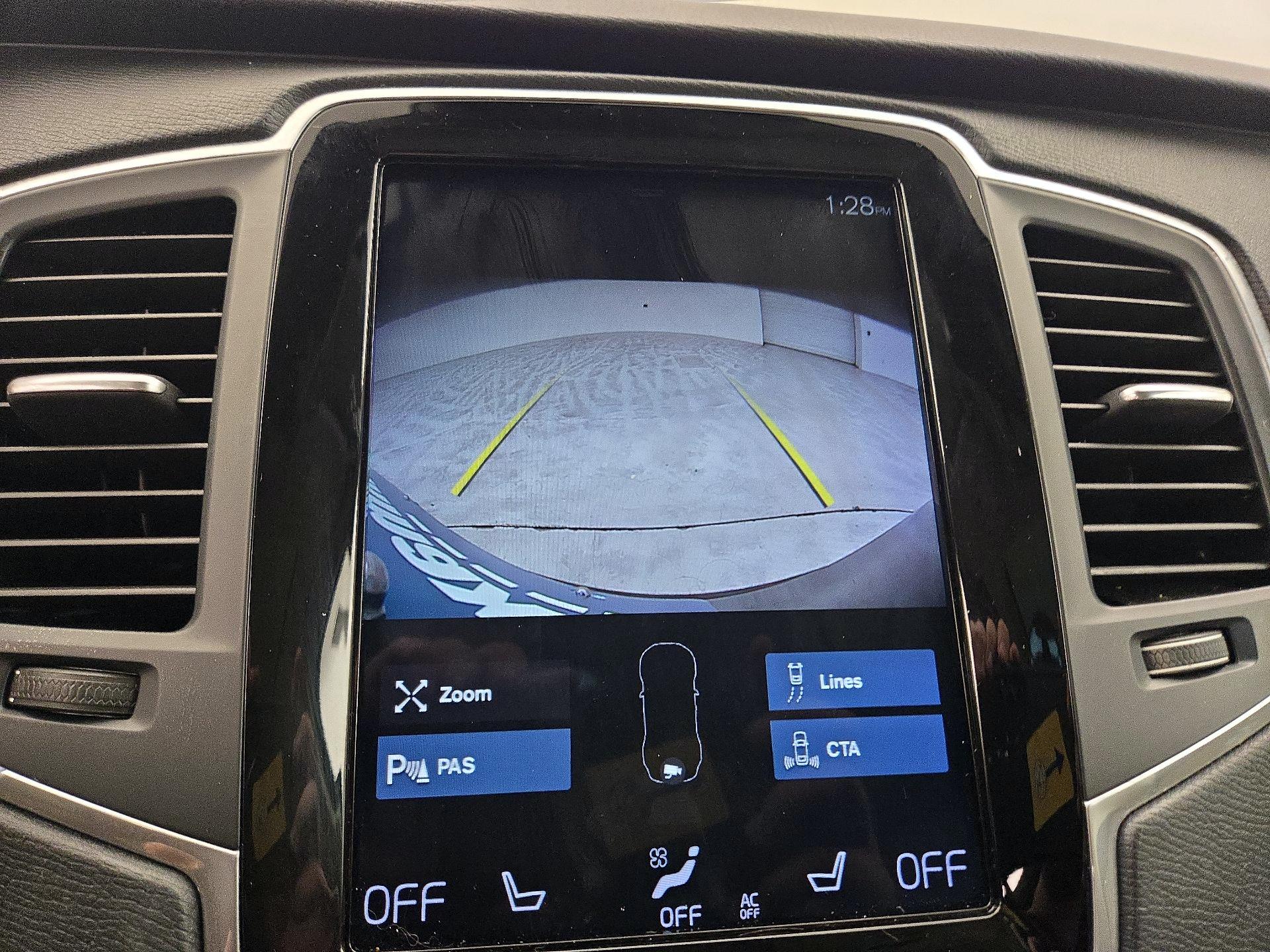 Thumbnail: 2019 Volvo XC90 - 15