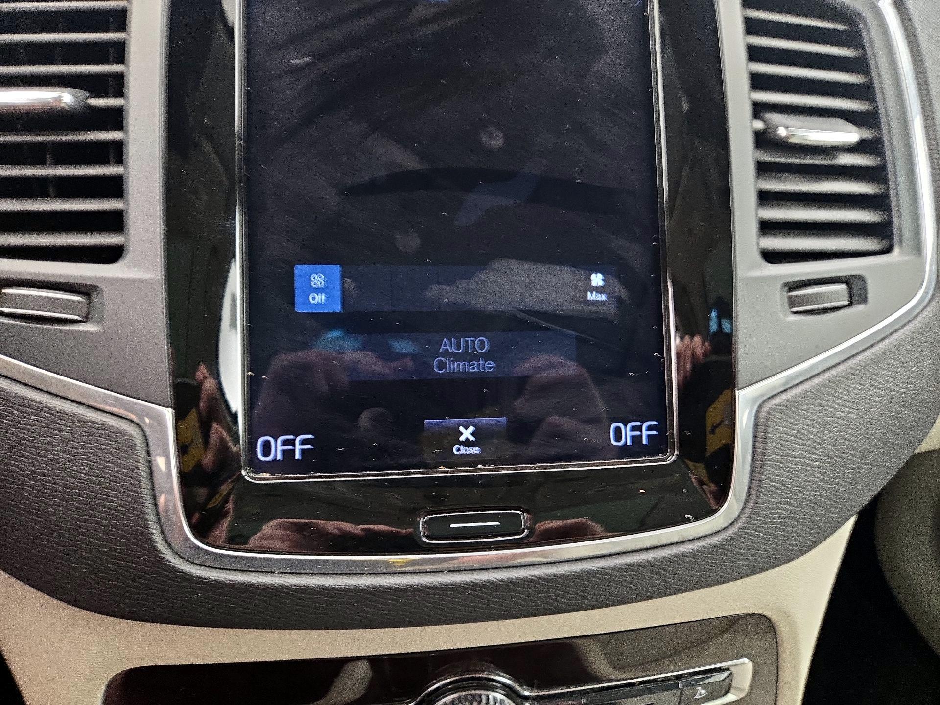 Thumbnail: 2019 Volvo XC90 - 17