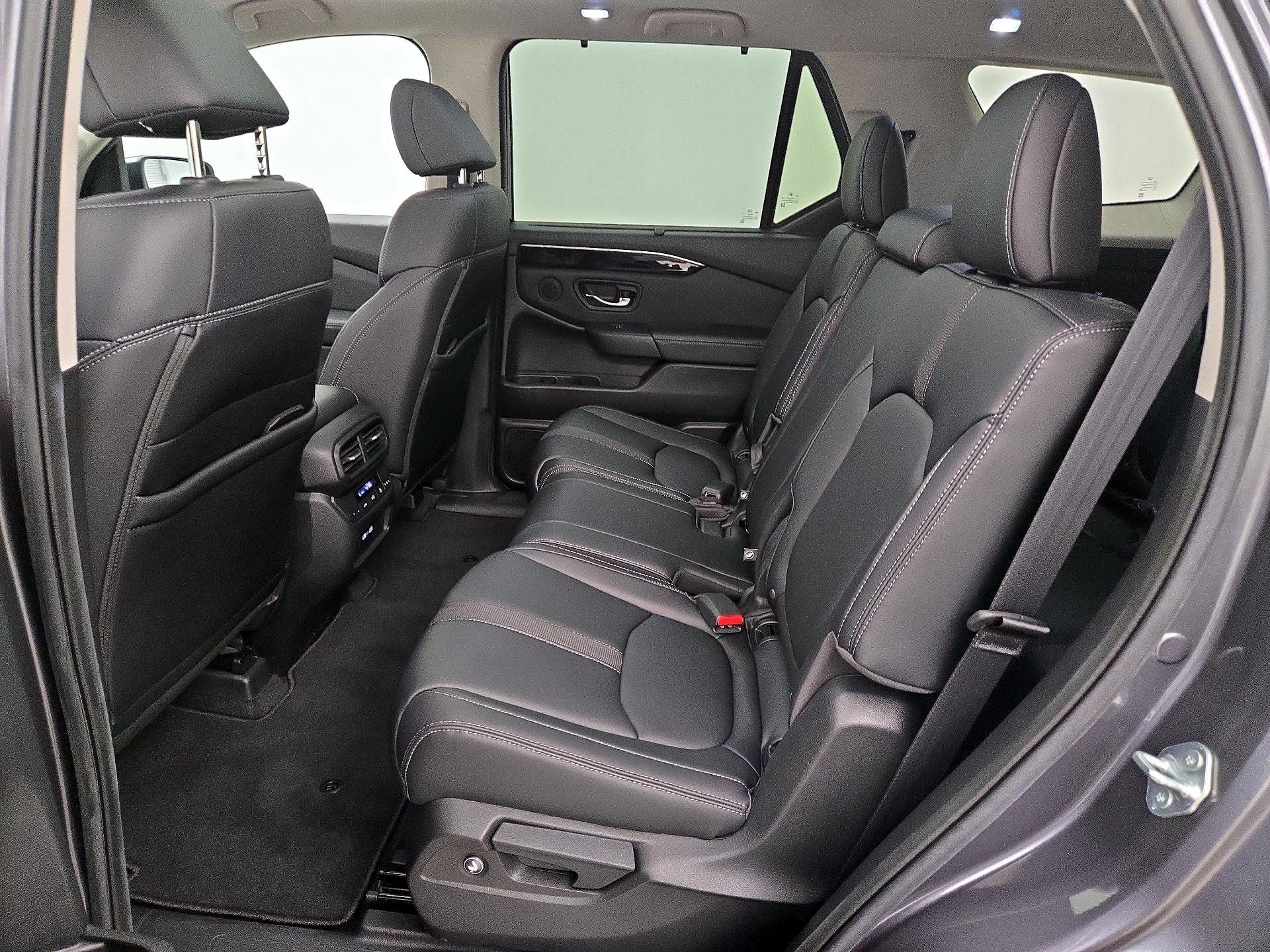 Thumbnail: 2023 Honda Pilot - 19