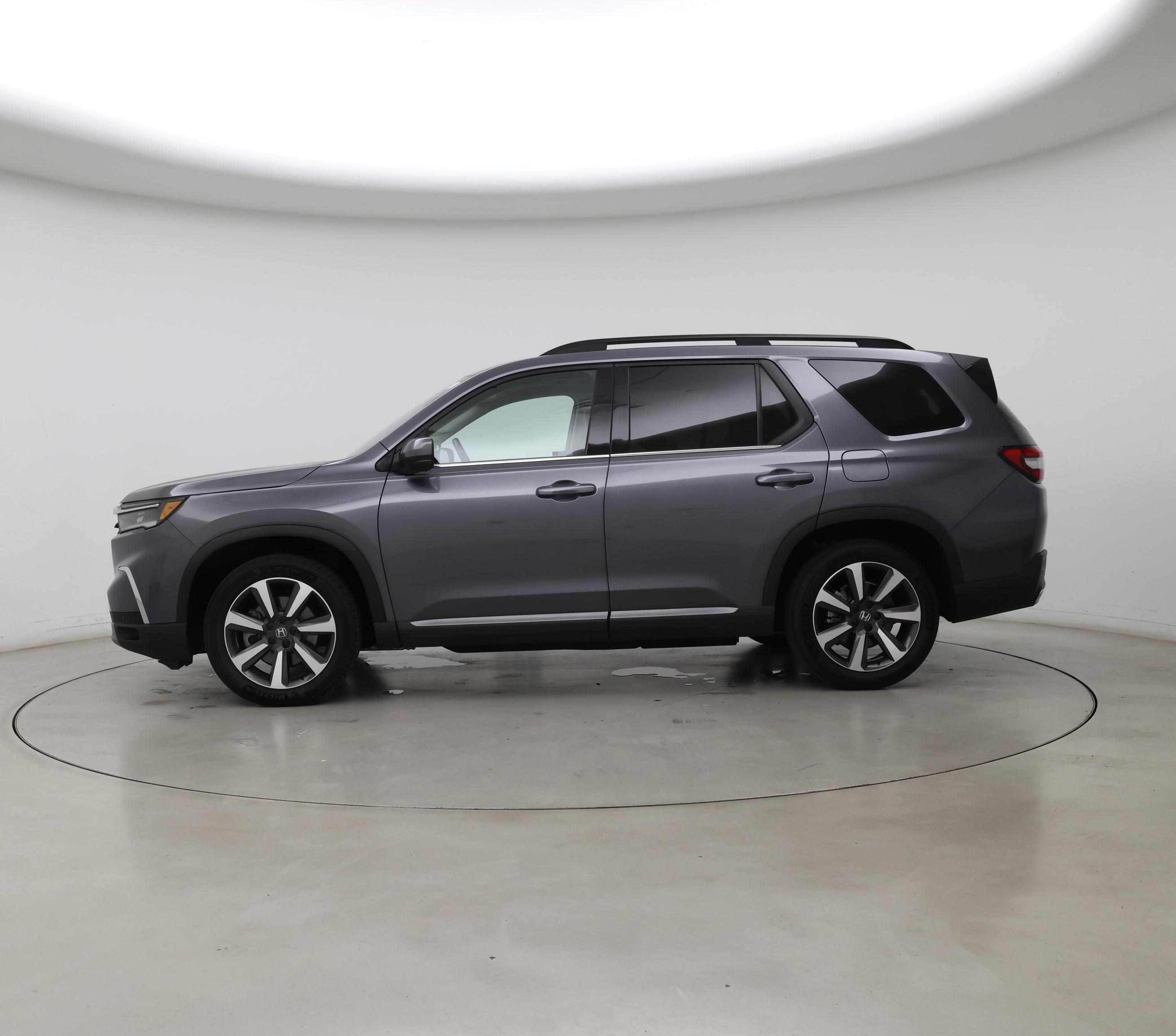Thumbnail: 2023 Honda Pilot - 3