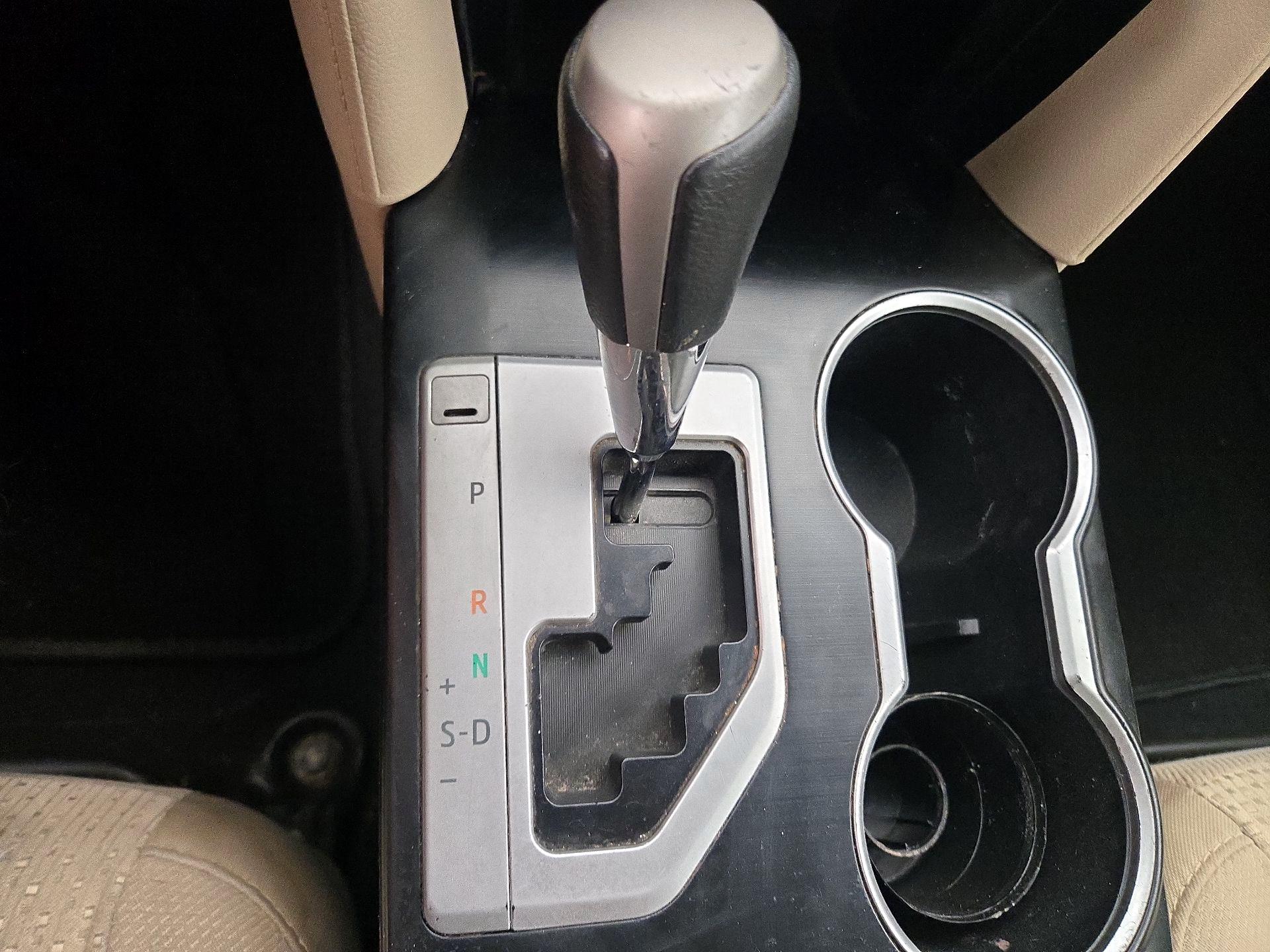 Thumbnail: 2014 Toyota Camry - 17