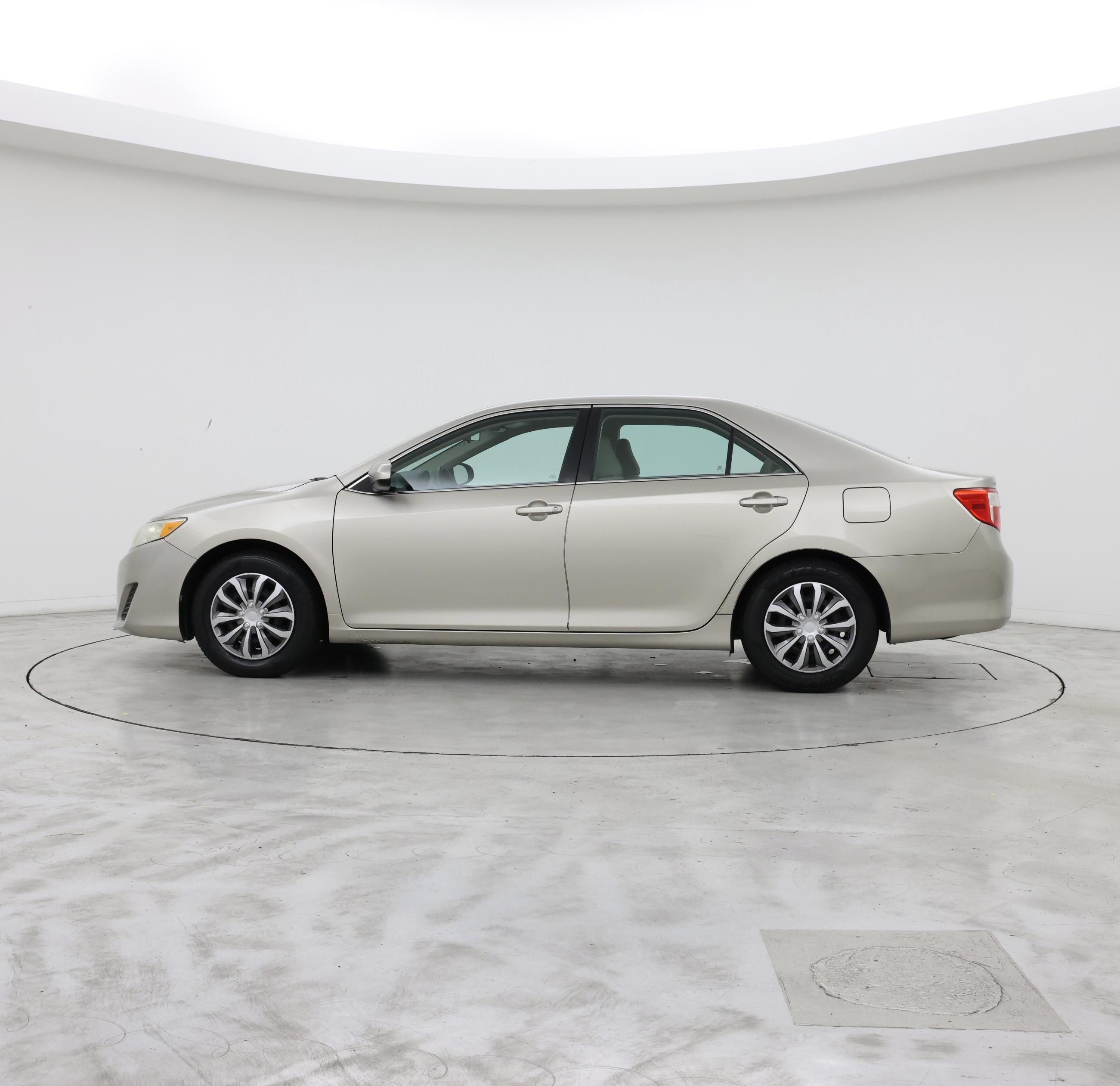Thumbnail: 2014 Toyota Camry - 3