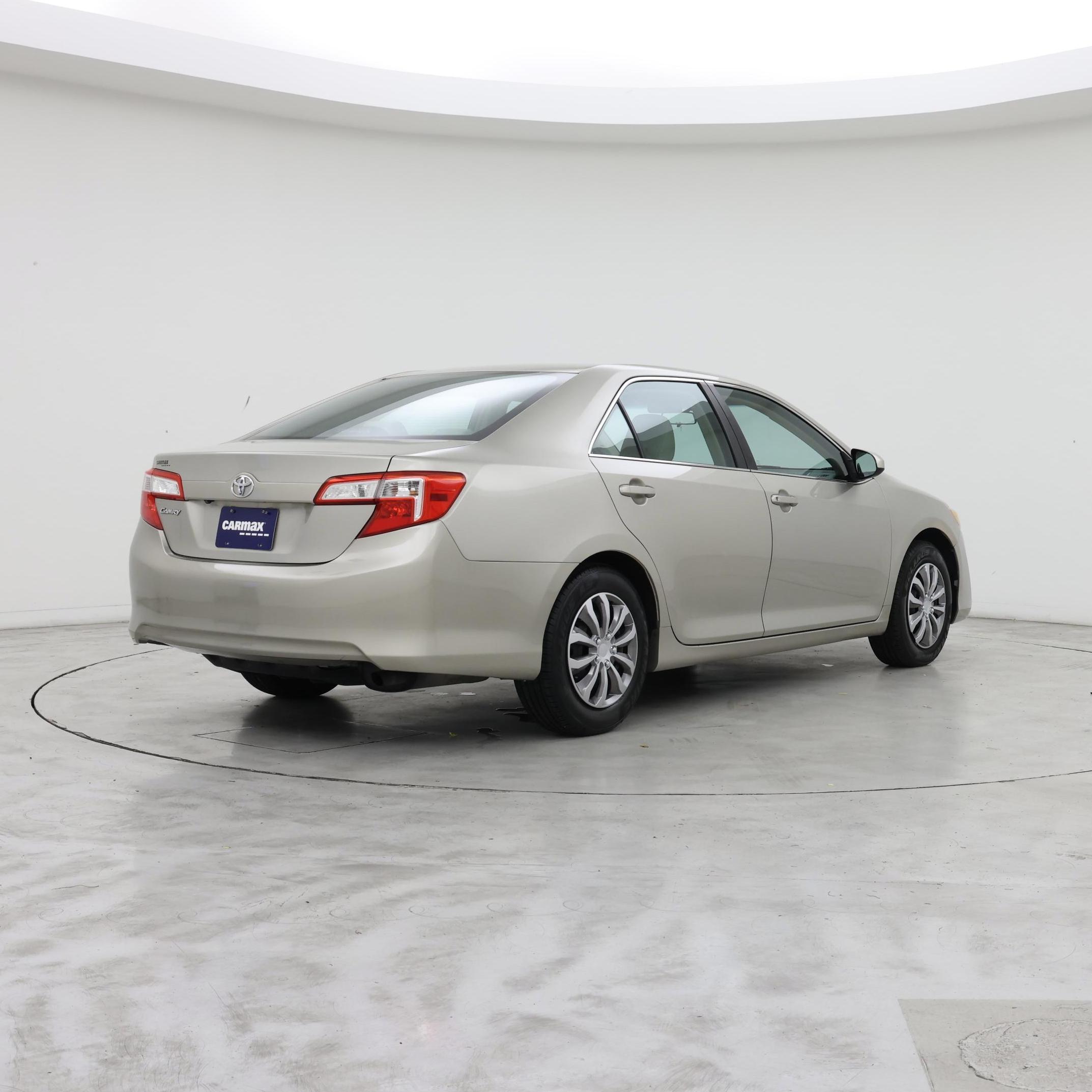 Thumbnail: 2014 Toyota Camry - 8