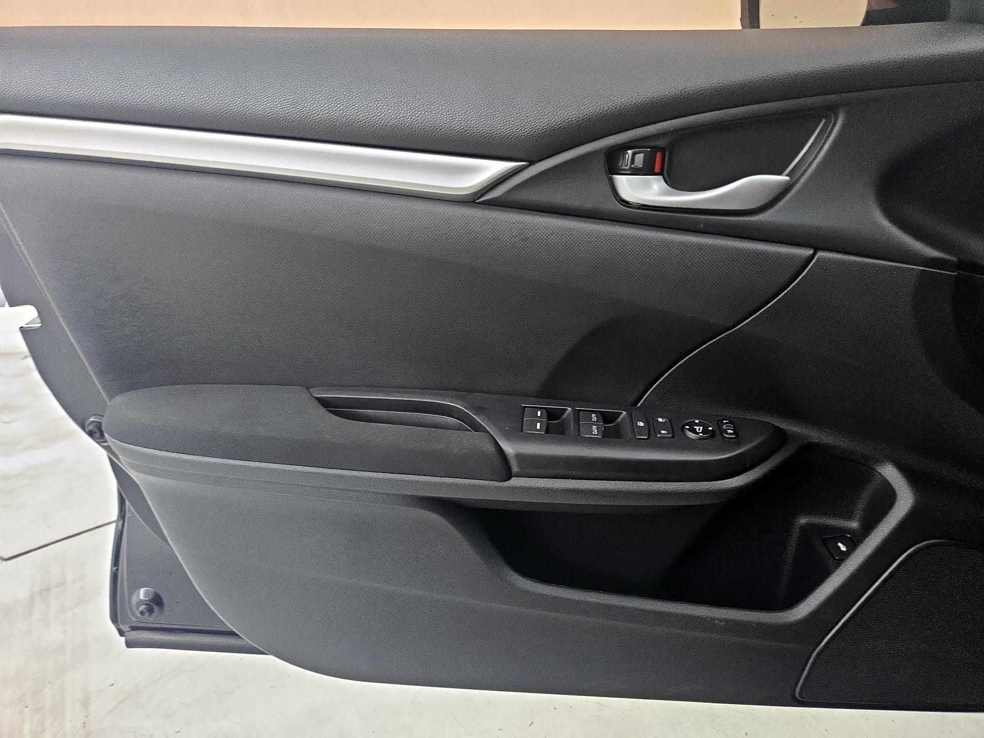 Thumbnail: 2018 Honda Civic - 12