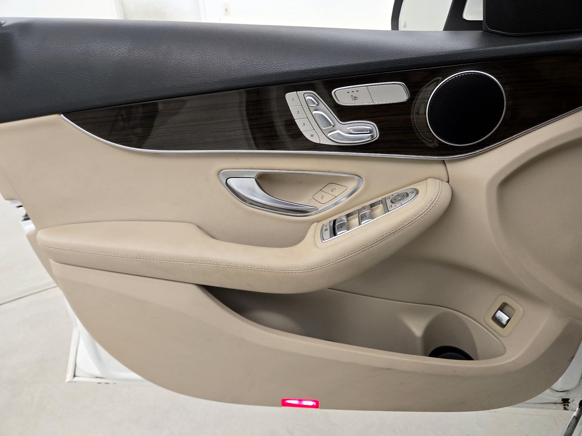Thumbnail: 2019 Mercedes-Benz C-Class - 12
