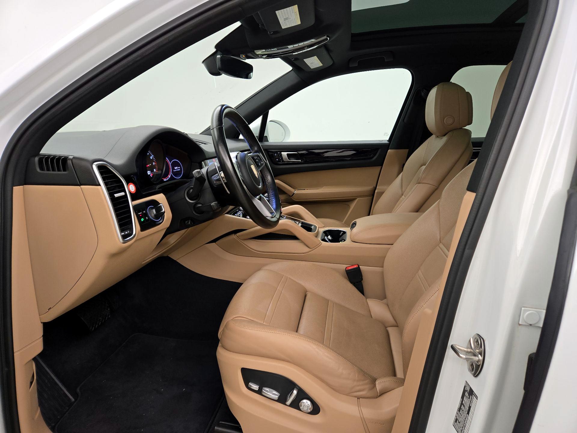 Thumbnail: 2020 Porsche Cayenne - 11