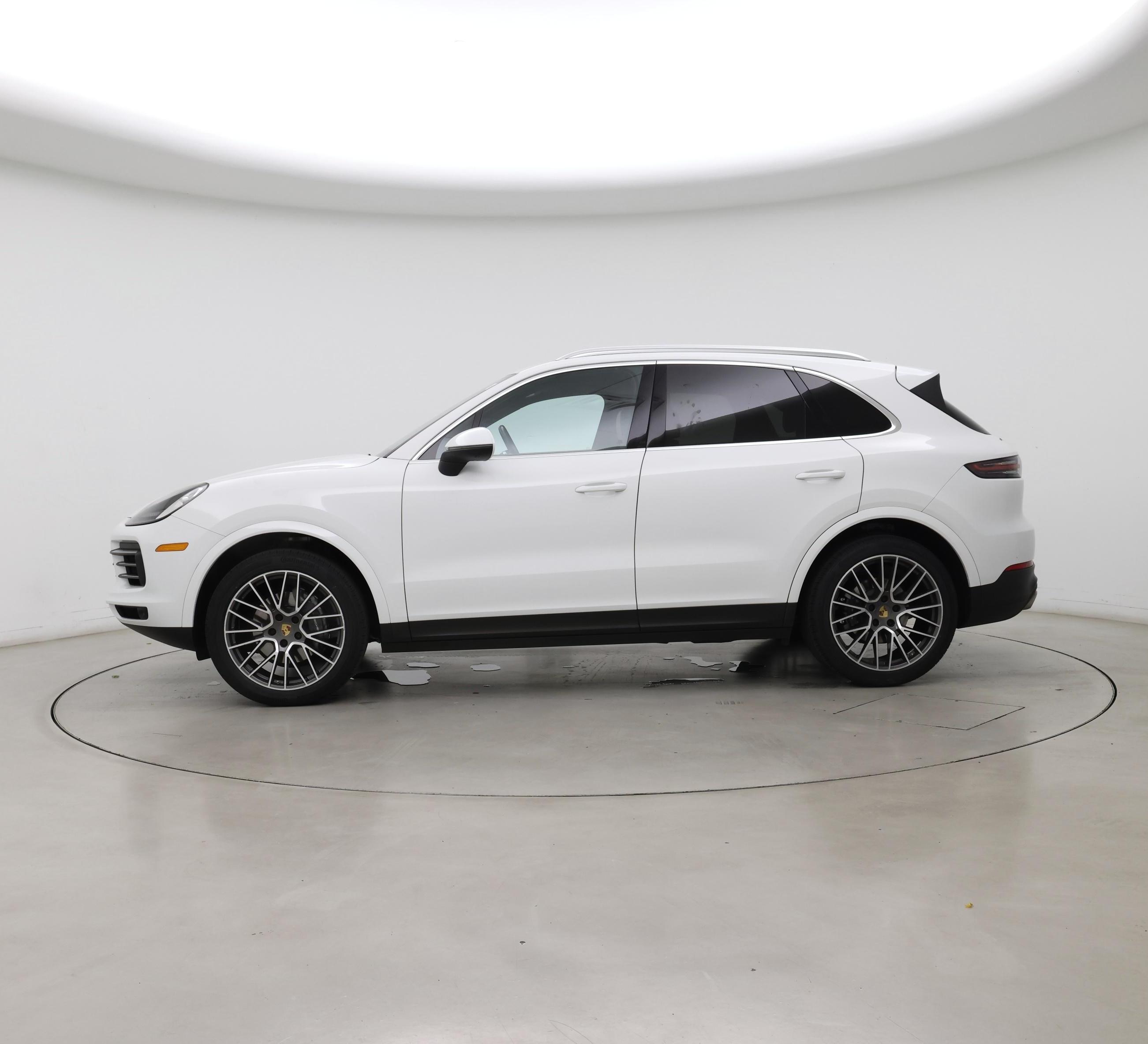 Thumbnail: 2020 Porsche Cayenne - 3