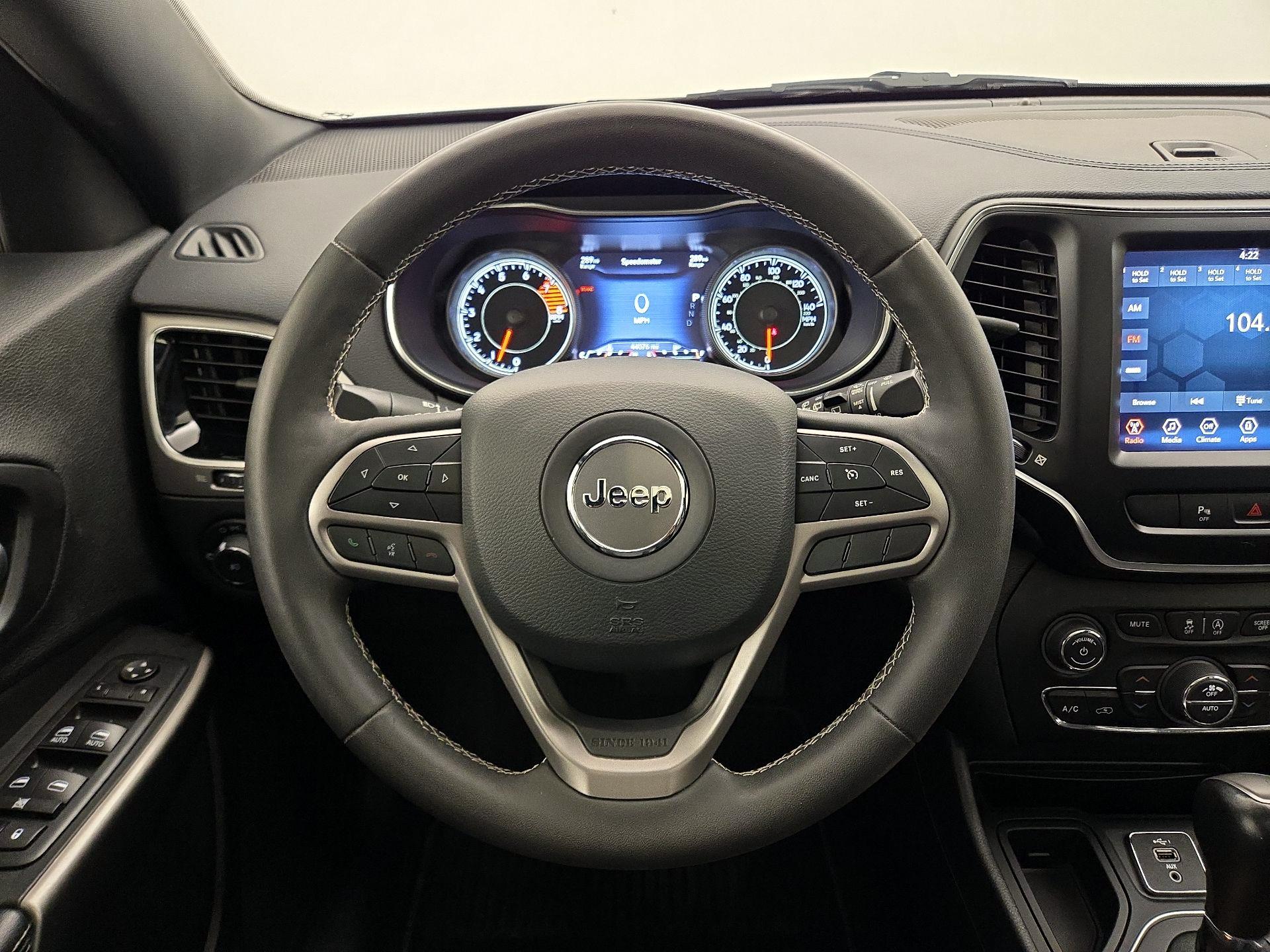 Thumbnail: 2021 Jeep Cherokee - 10