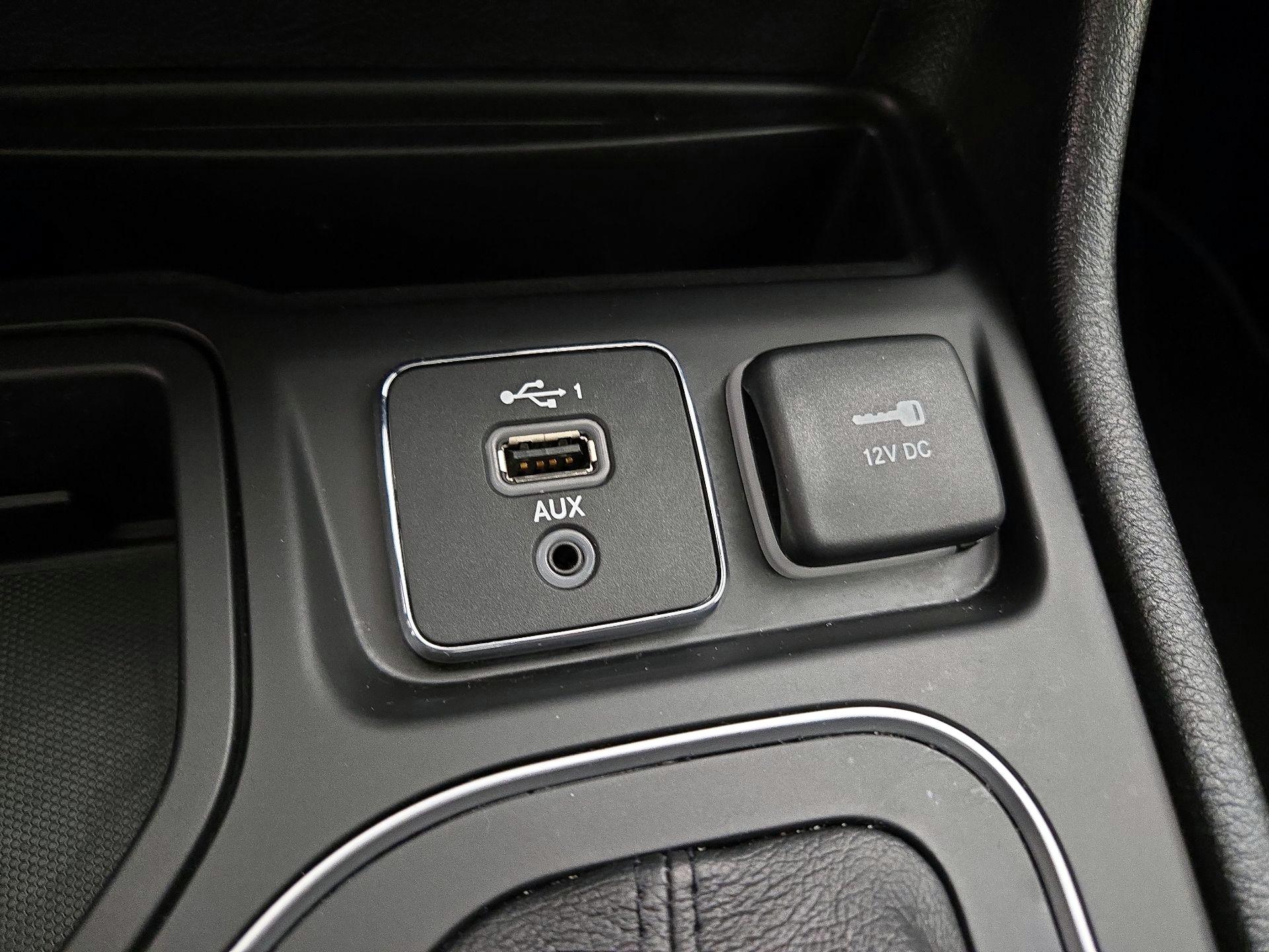 Thumbnail: 2021 Jeep Cherokee - 18