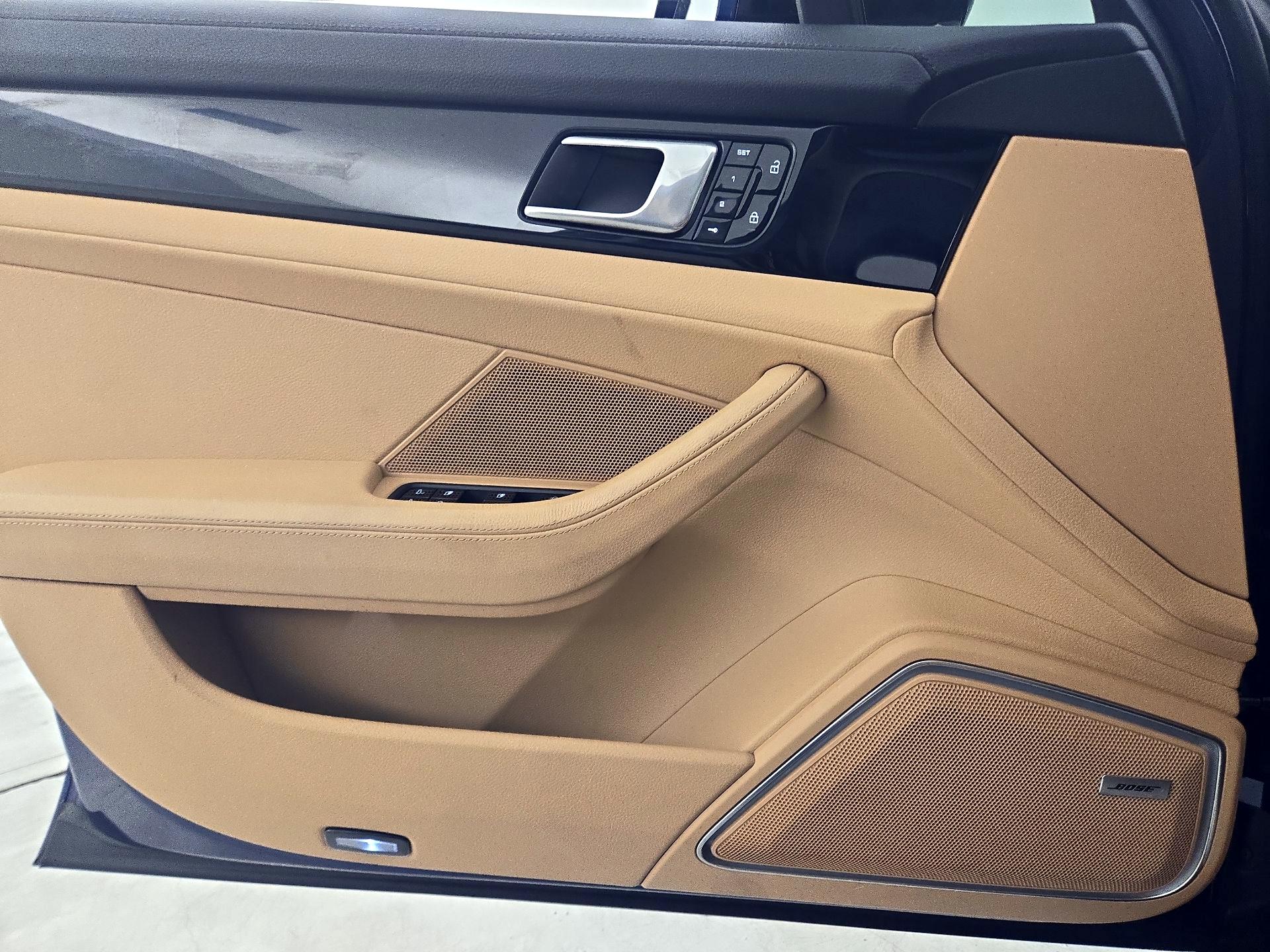 Thumbnail: 2020 Porsche Panamera - 12