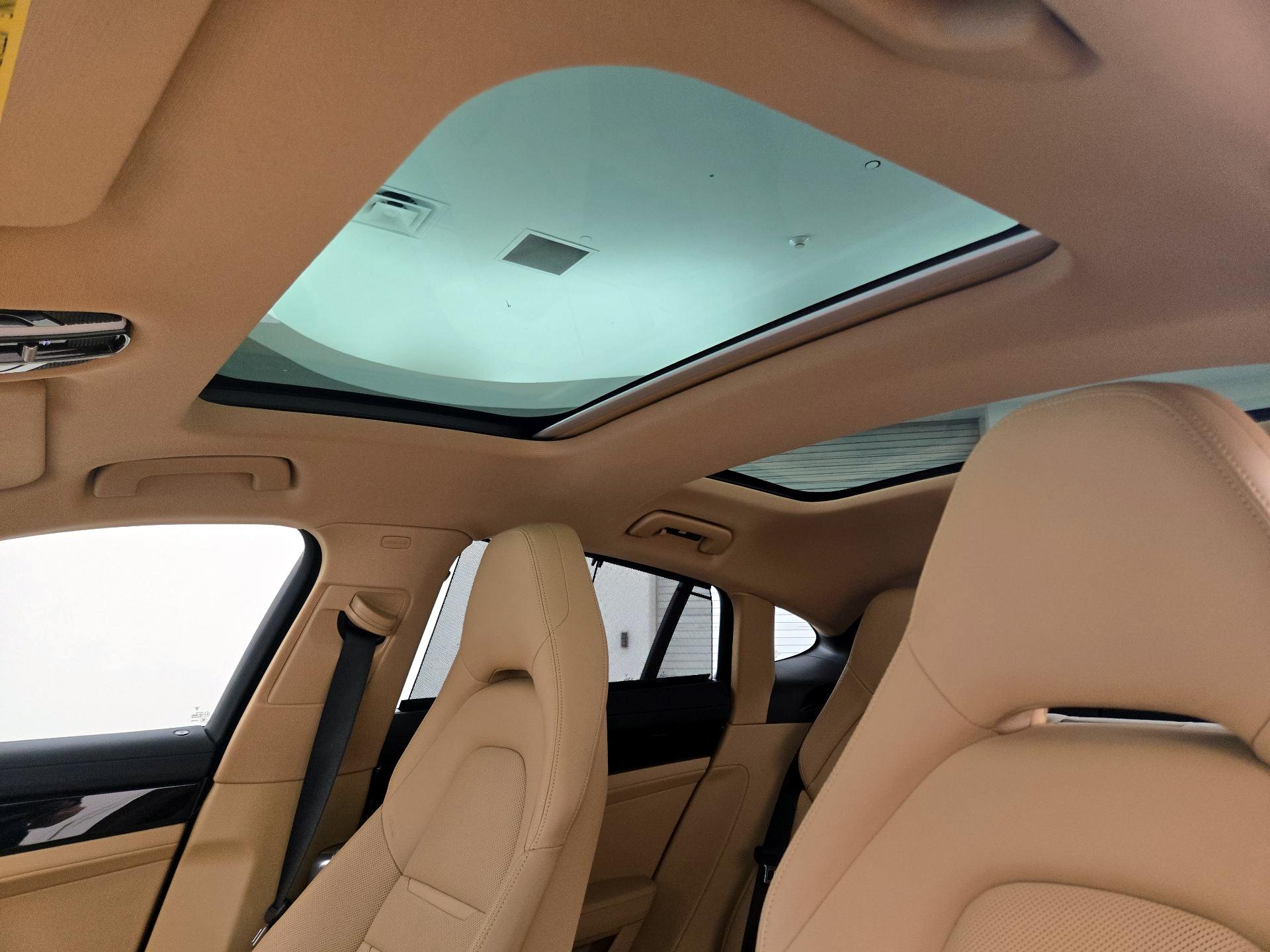 Thumbnail: 2020 Porsche Panamera - 20