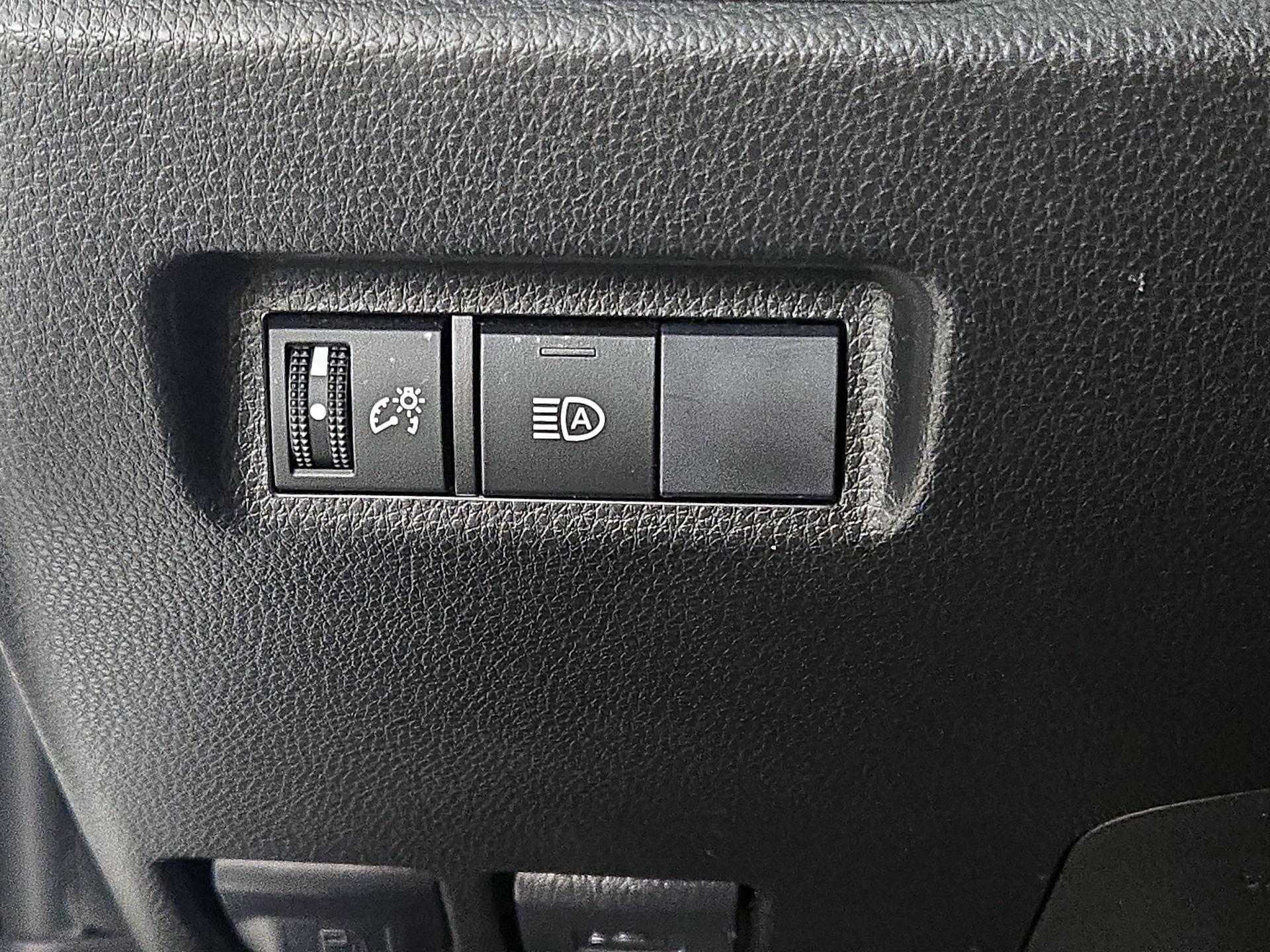 Thumbnail: 2019 Toyota RAV4 - 13