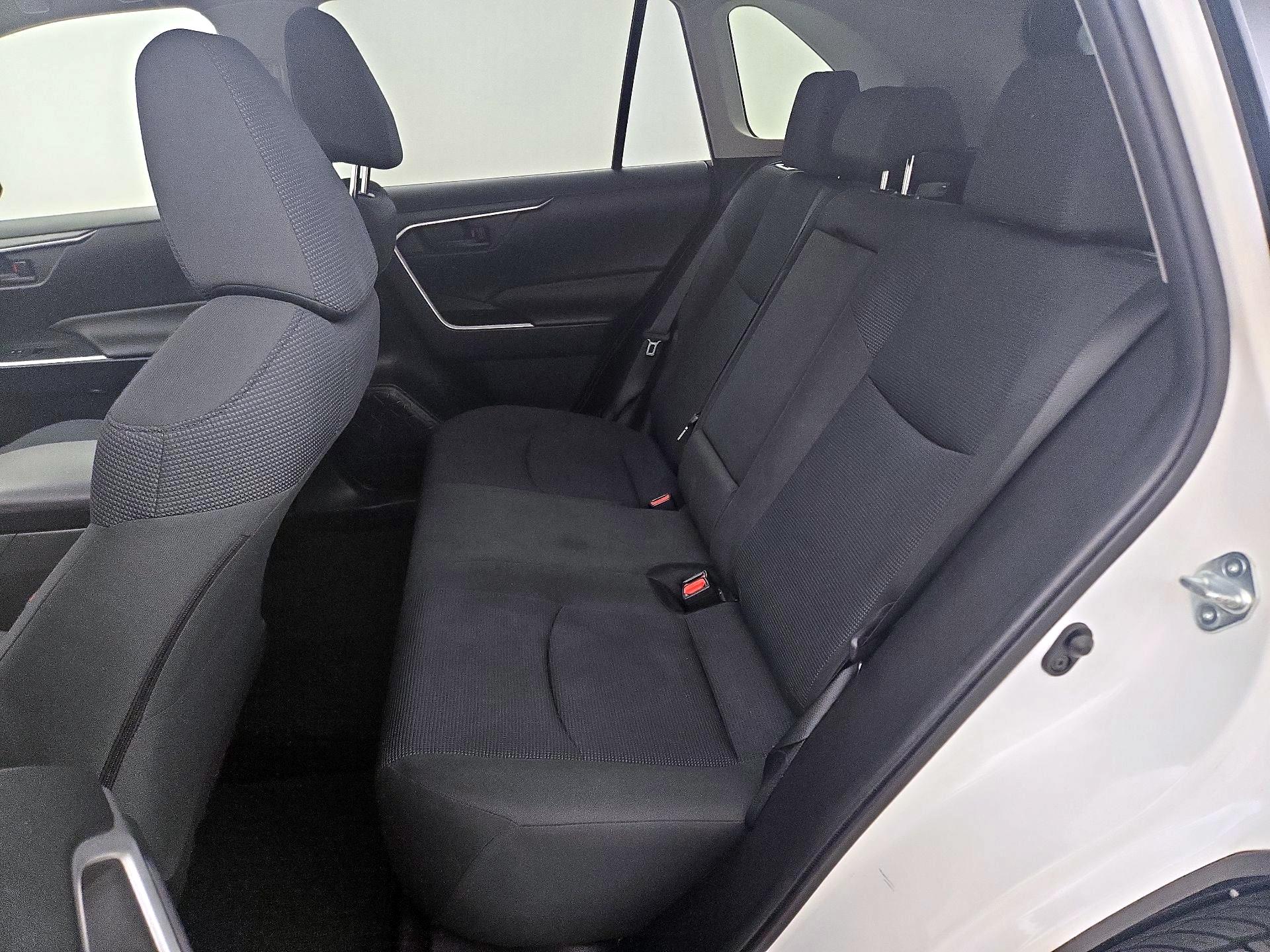 Thumbnail: 2019 Toyota RAV4 - 19