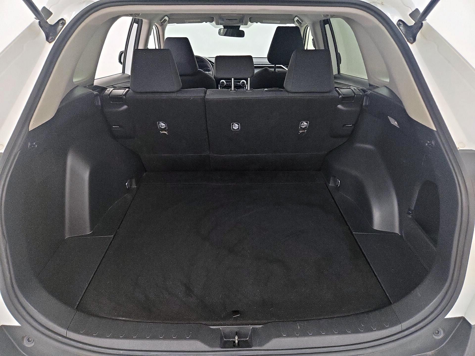 Thumbnail: 2019 Toyota RAV4 - 20