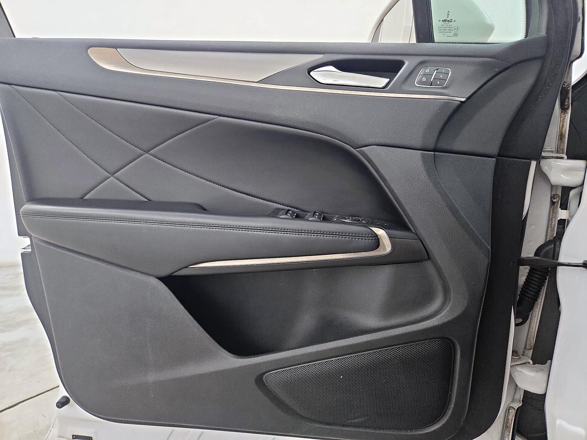 Thumbnail: 2016 Lincoln MKC - 12