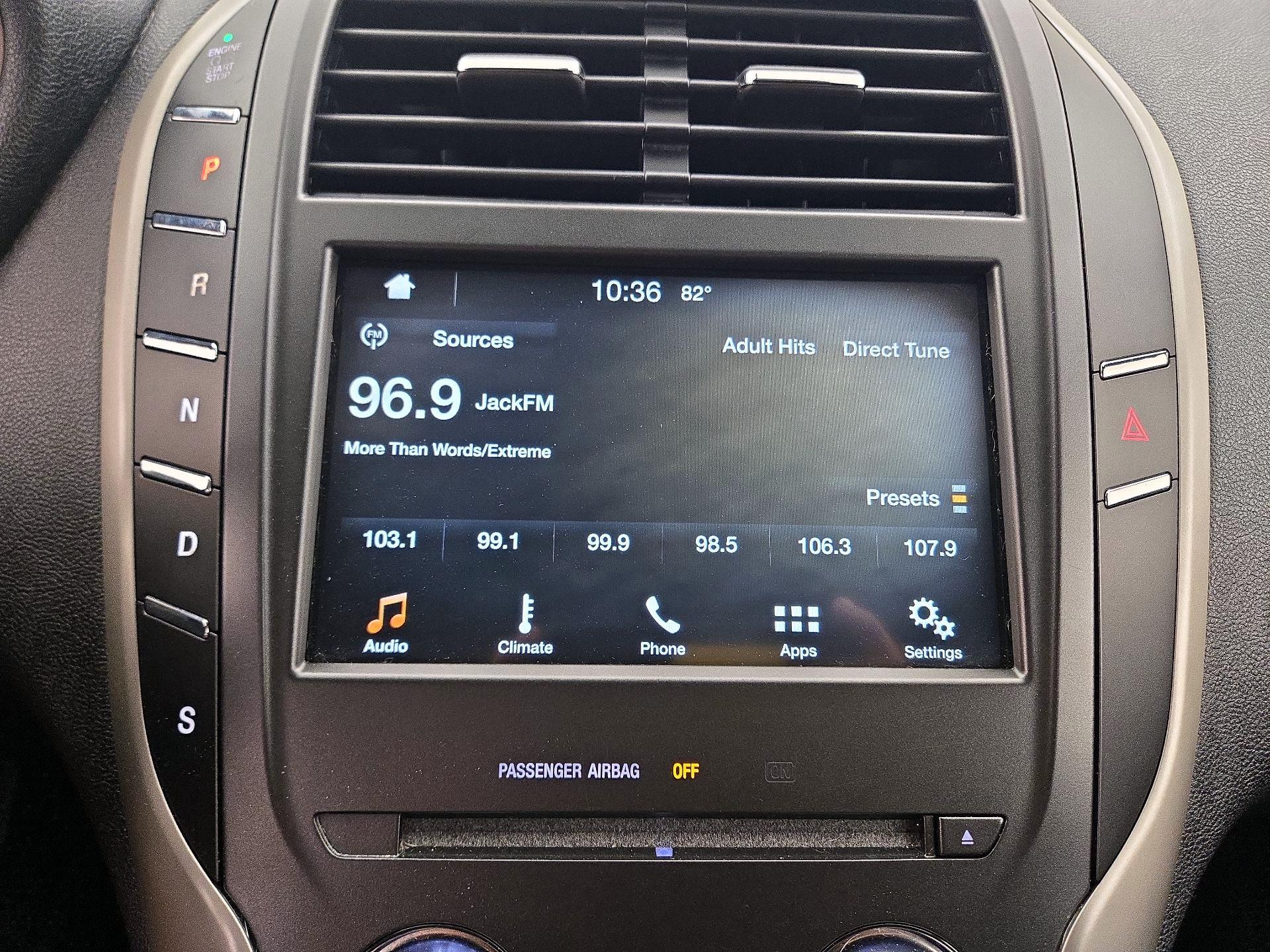 Thumbnail: 2016 Lincoln MKC - 15