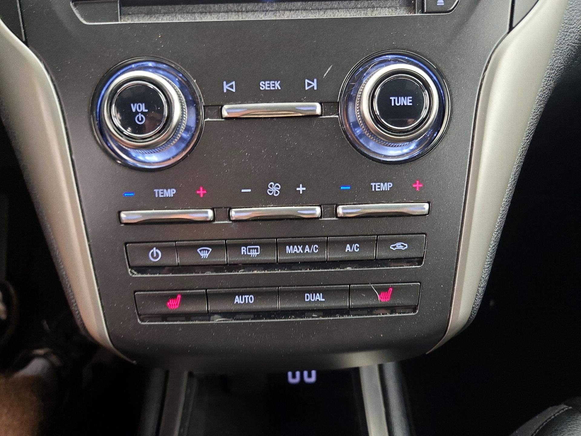Thumbnail: 2016 Lincoln MKC - 16