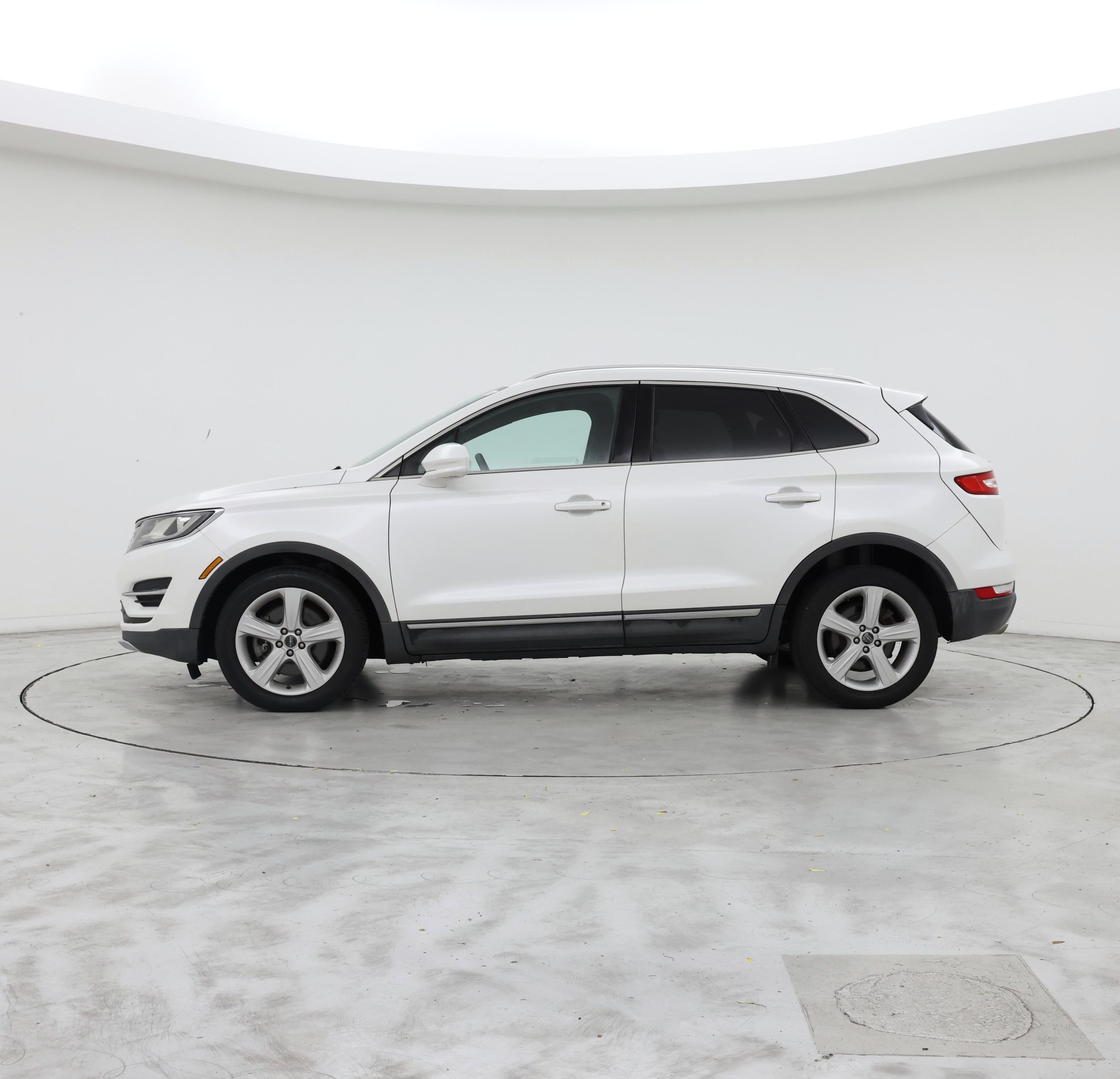 Thumbnail: 2016 Lincoln MKC - 3