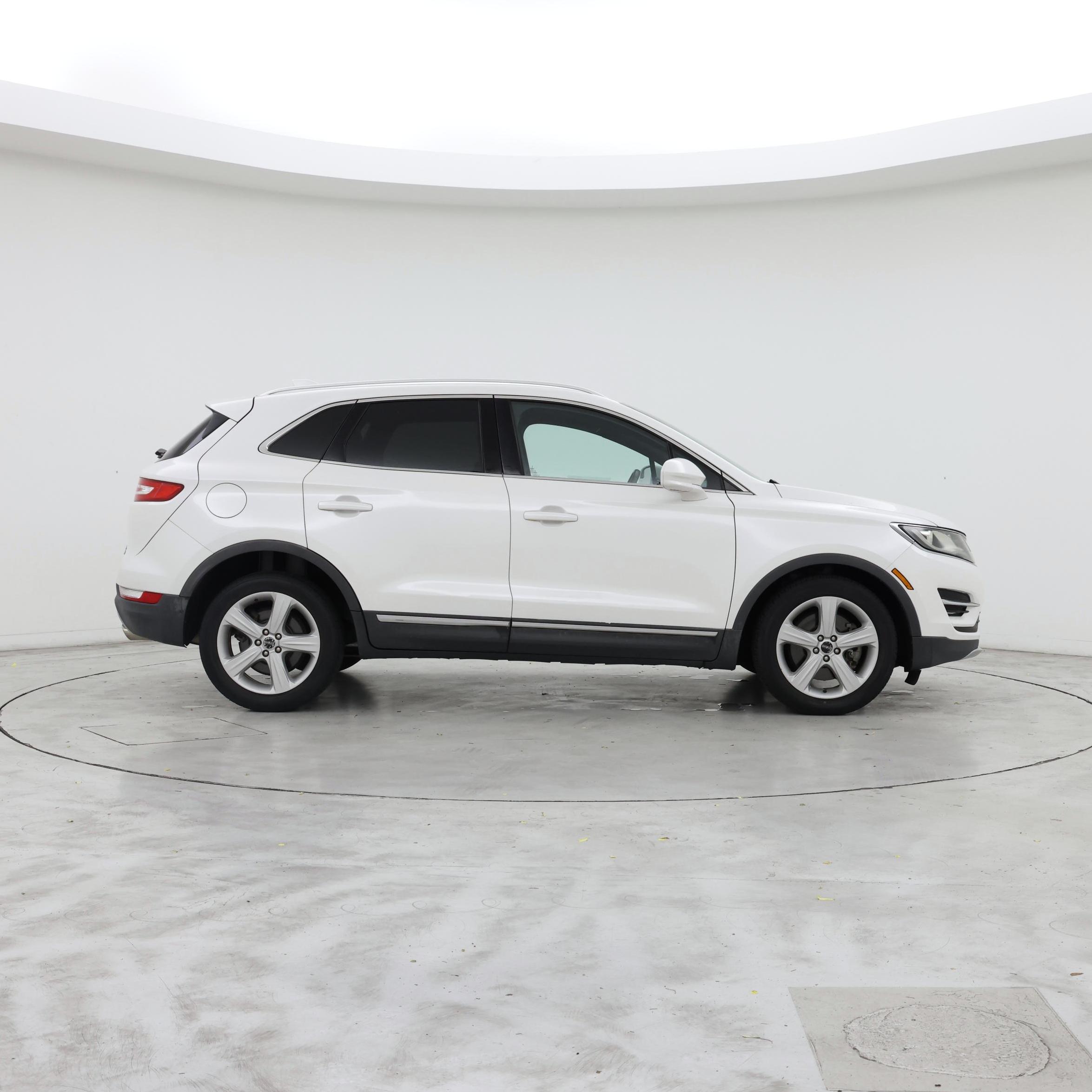 Thumbnail: 2016 Lincoln MKC - 7