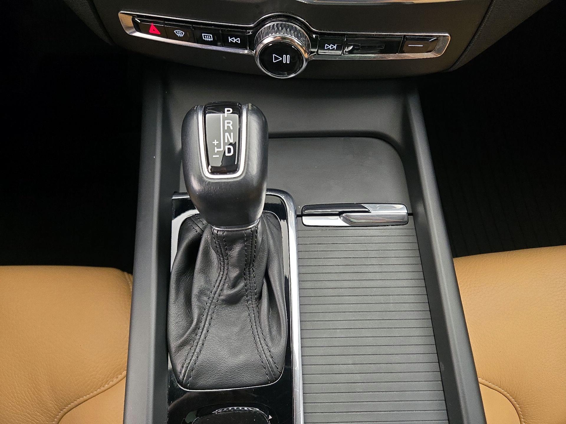 Thumbnail: 2020 Volvo XC60 - 17