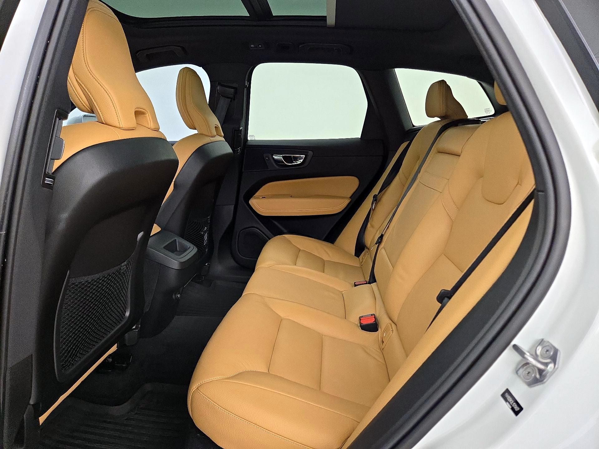 Thumbnail: 2020 Volvo XC60 - 20