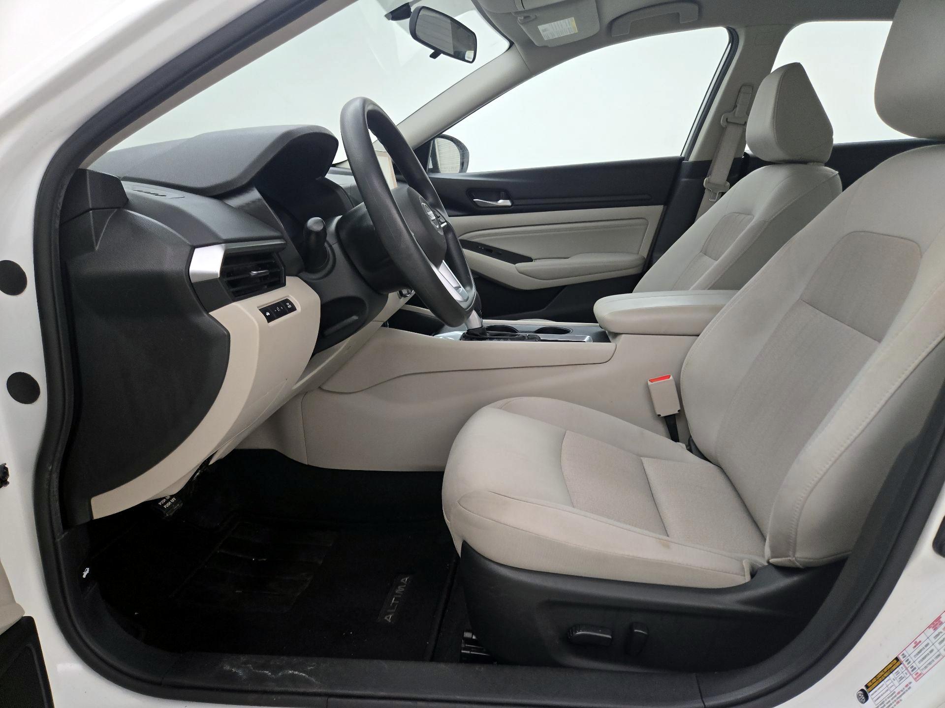 Thumbnail: 2020 Nissan Altima - 11