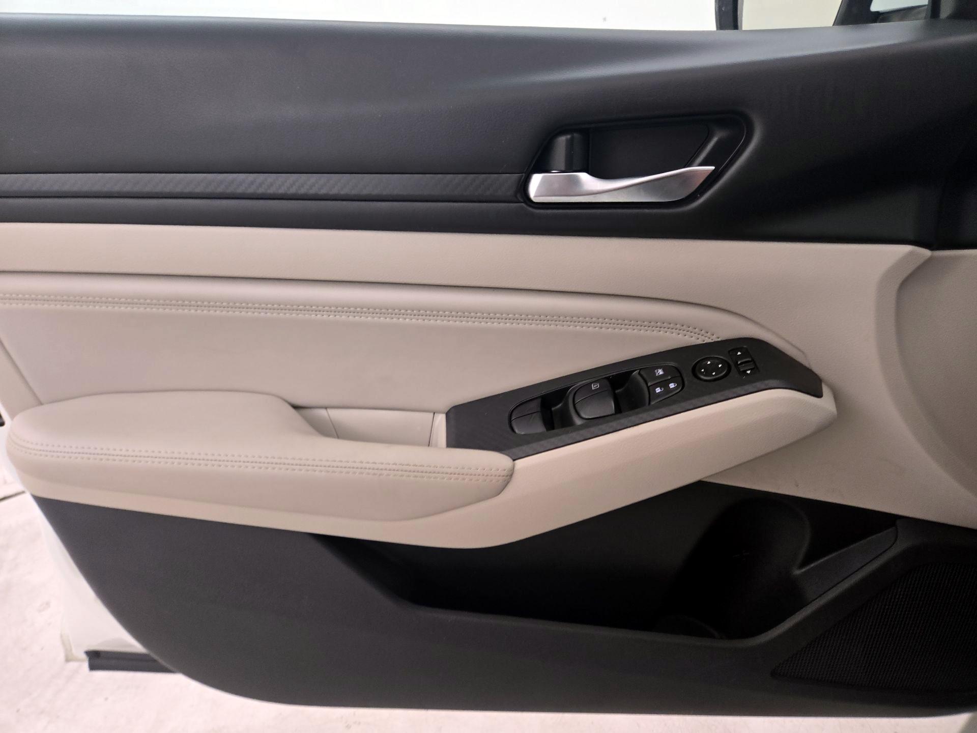 Thumbnail: 2020 Nissan Altima - 12