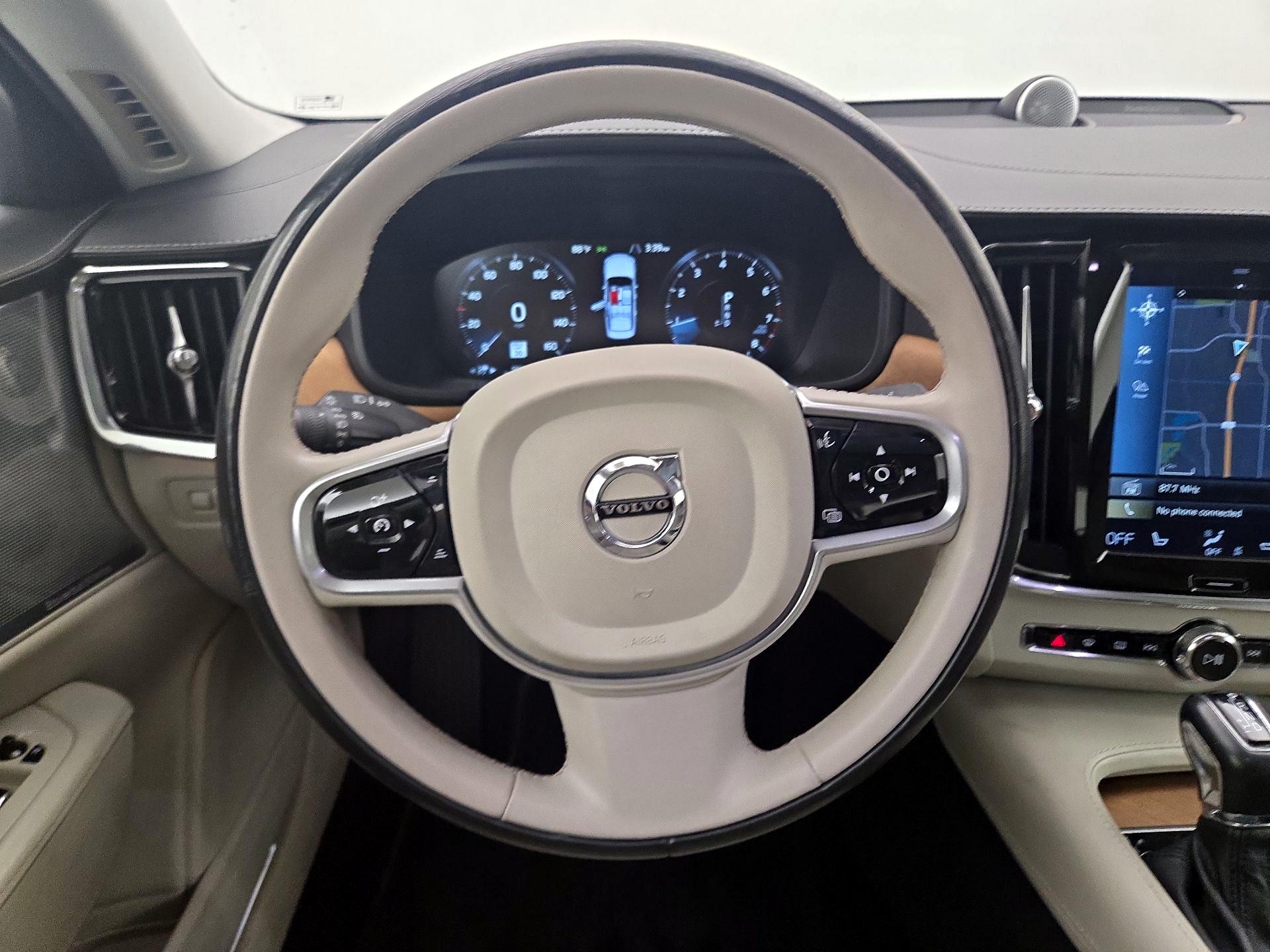 Thumbnail: 2018 Volvo S90 - 10