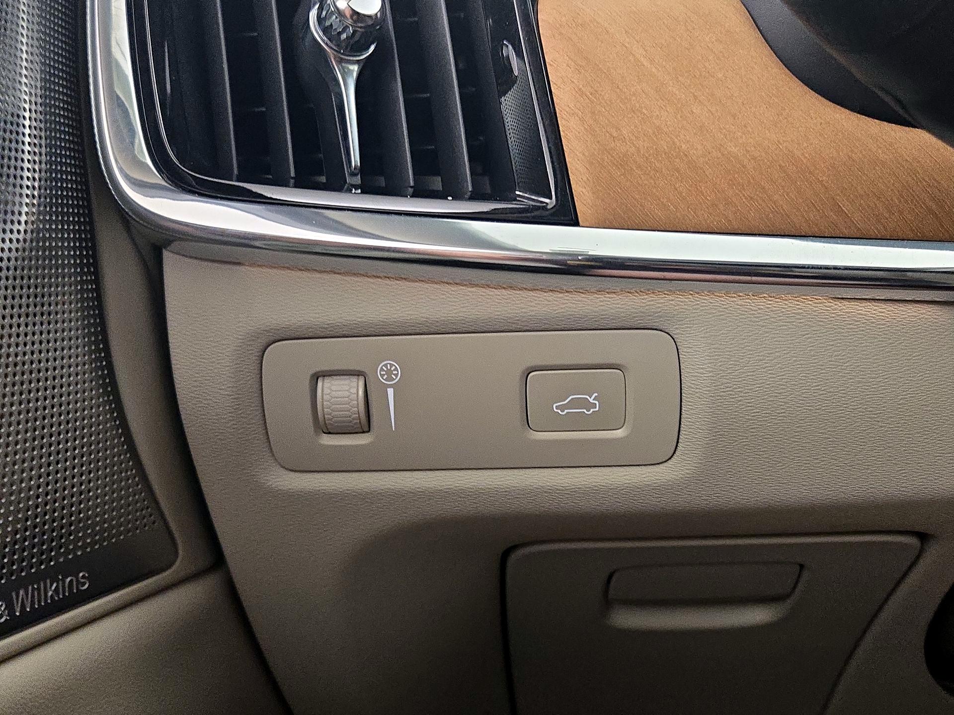 Thumbnail: 2018 Volvo S90 - 13