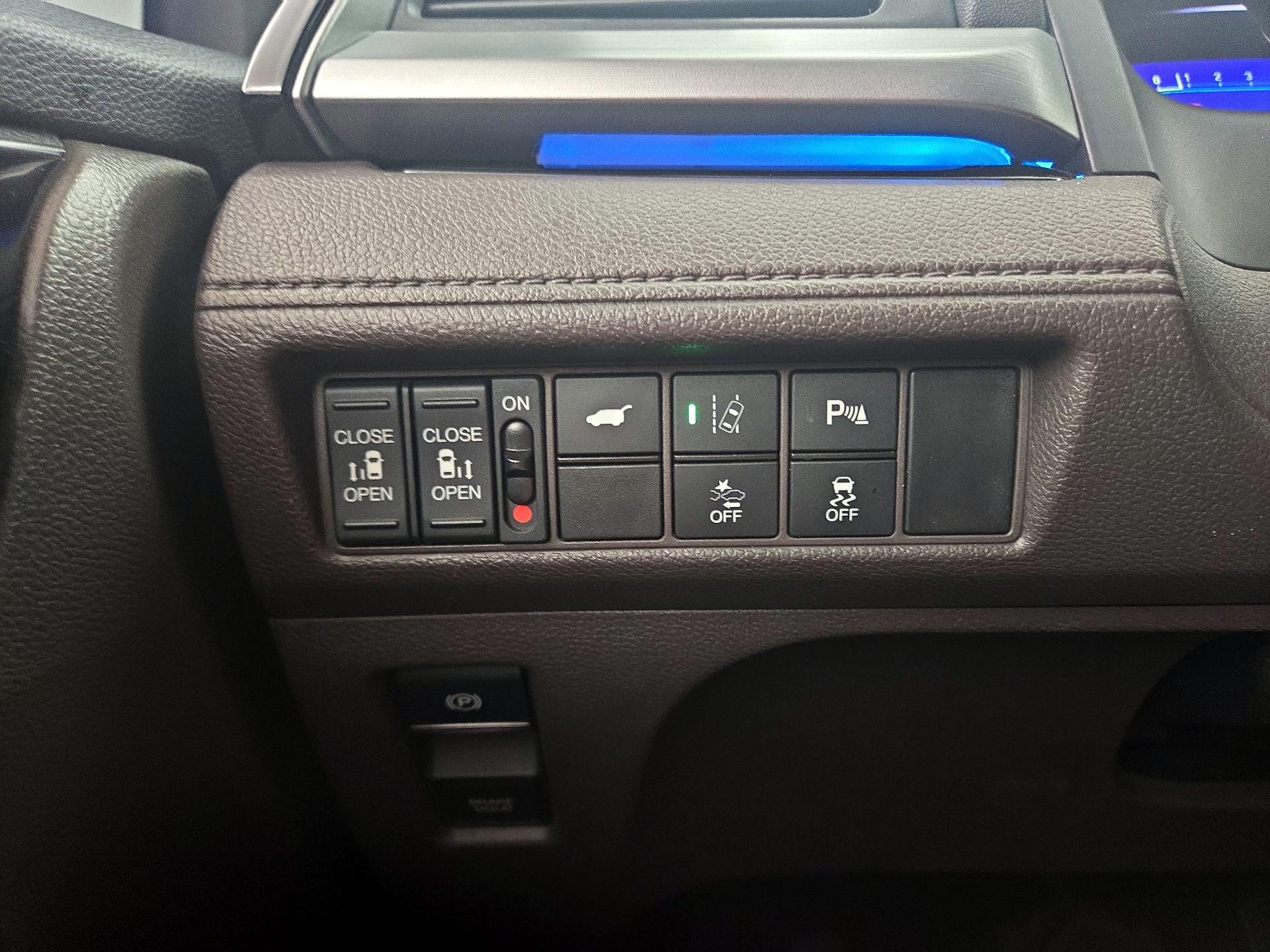 Thumbnail: 2019 Honda Odyssey - 13