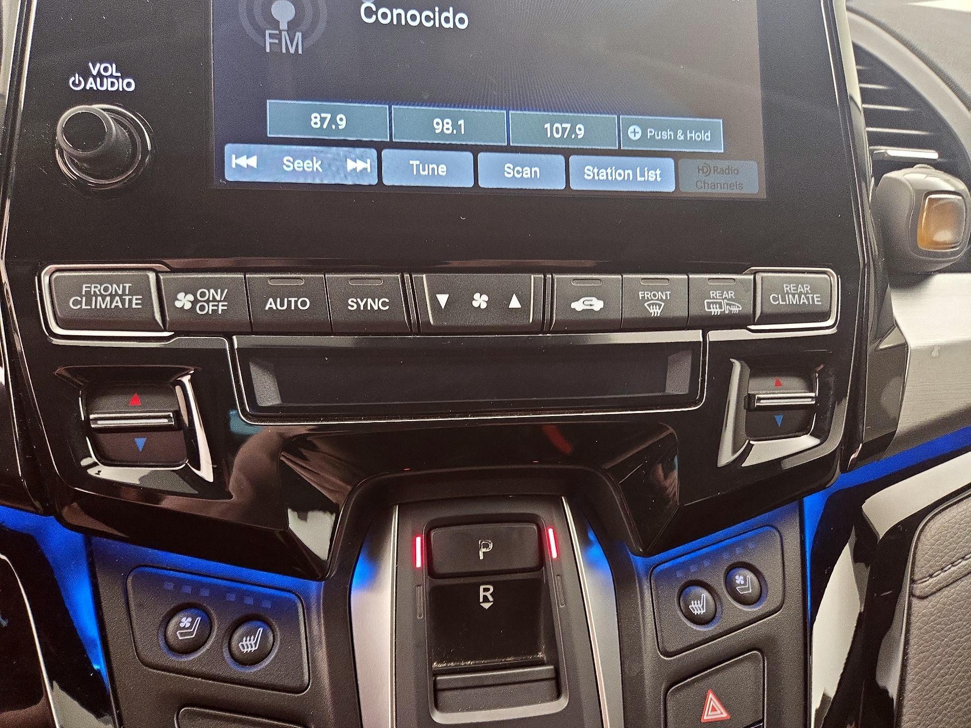 Thumbnail: 2019 Honda Odyssey - 17