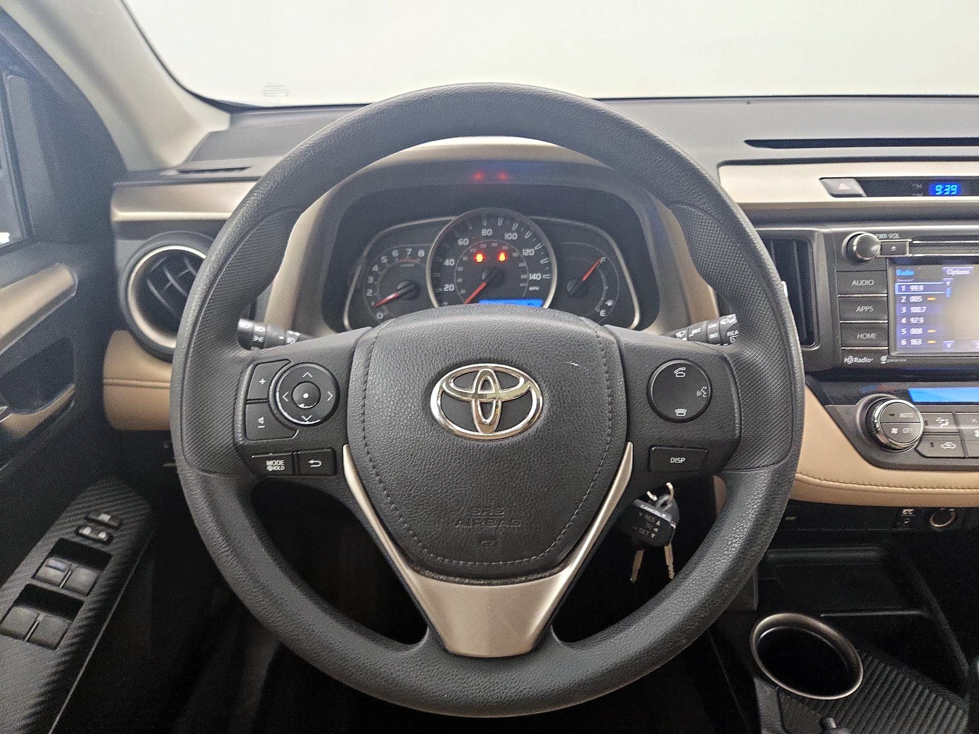 Thumbnail: 2015 Toyota RAV4 - 10