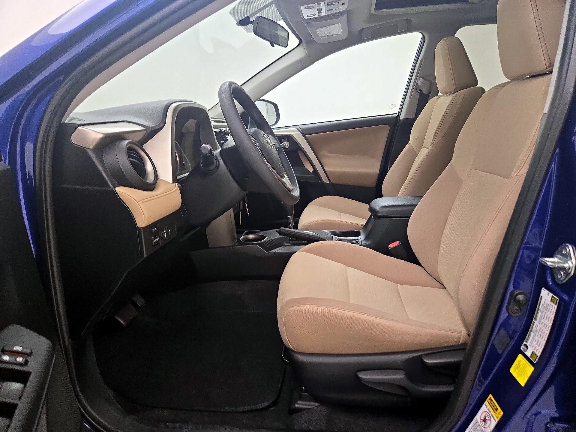 Thumbnail: 2015 Toyota RAV4 - 11
