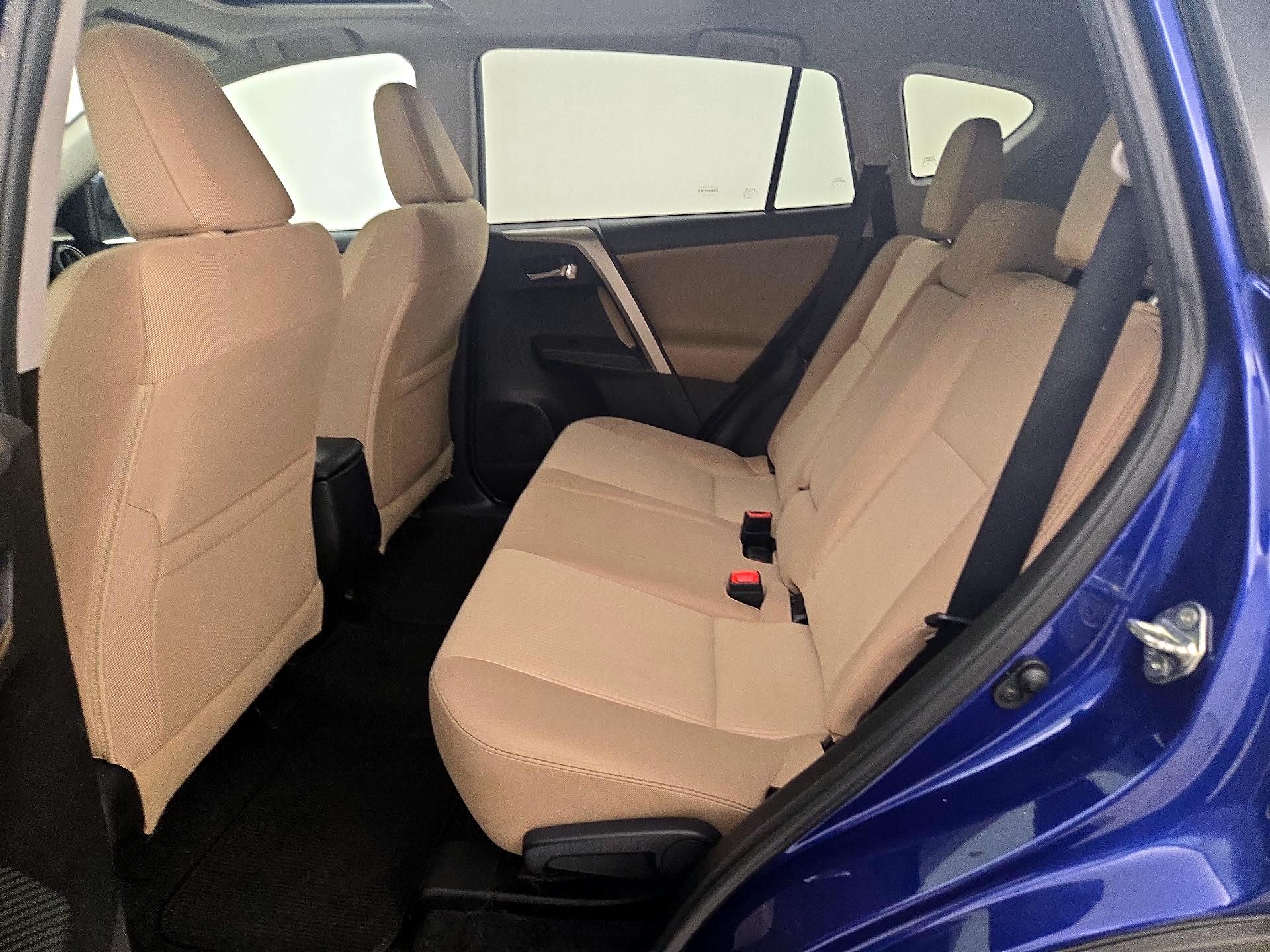 Thumbnail: 2015 Toyota RAV4 - 20
