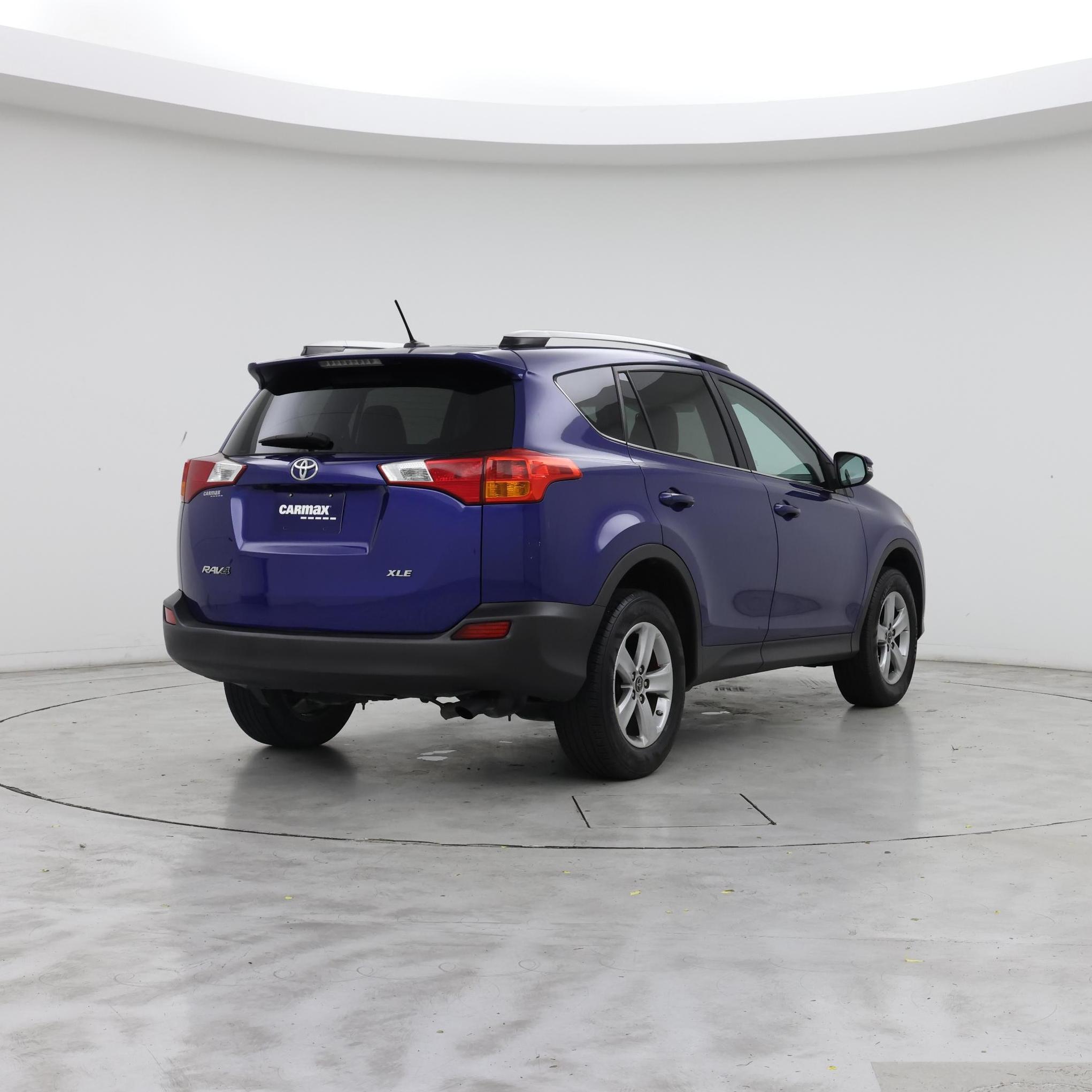 Thumbnail: 2015 Toyota RAV4 - 8