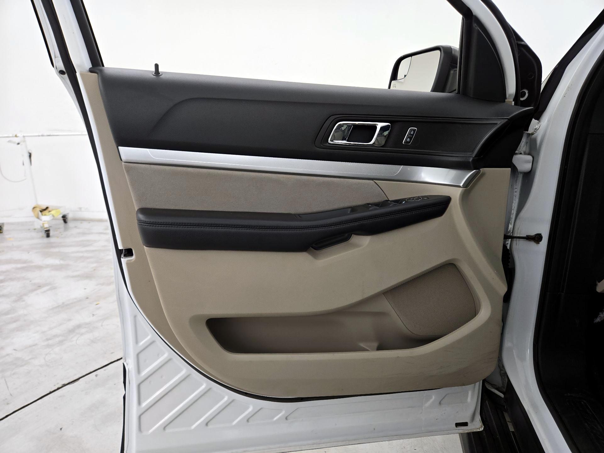 Thumbnail: 2018 Ford Explorer - 12