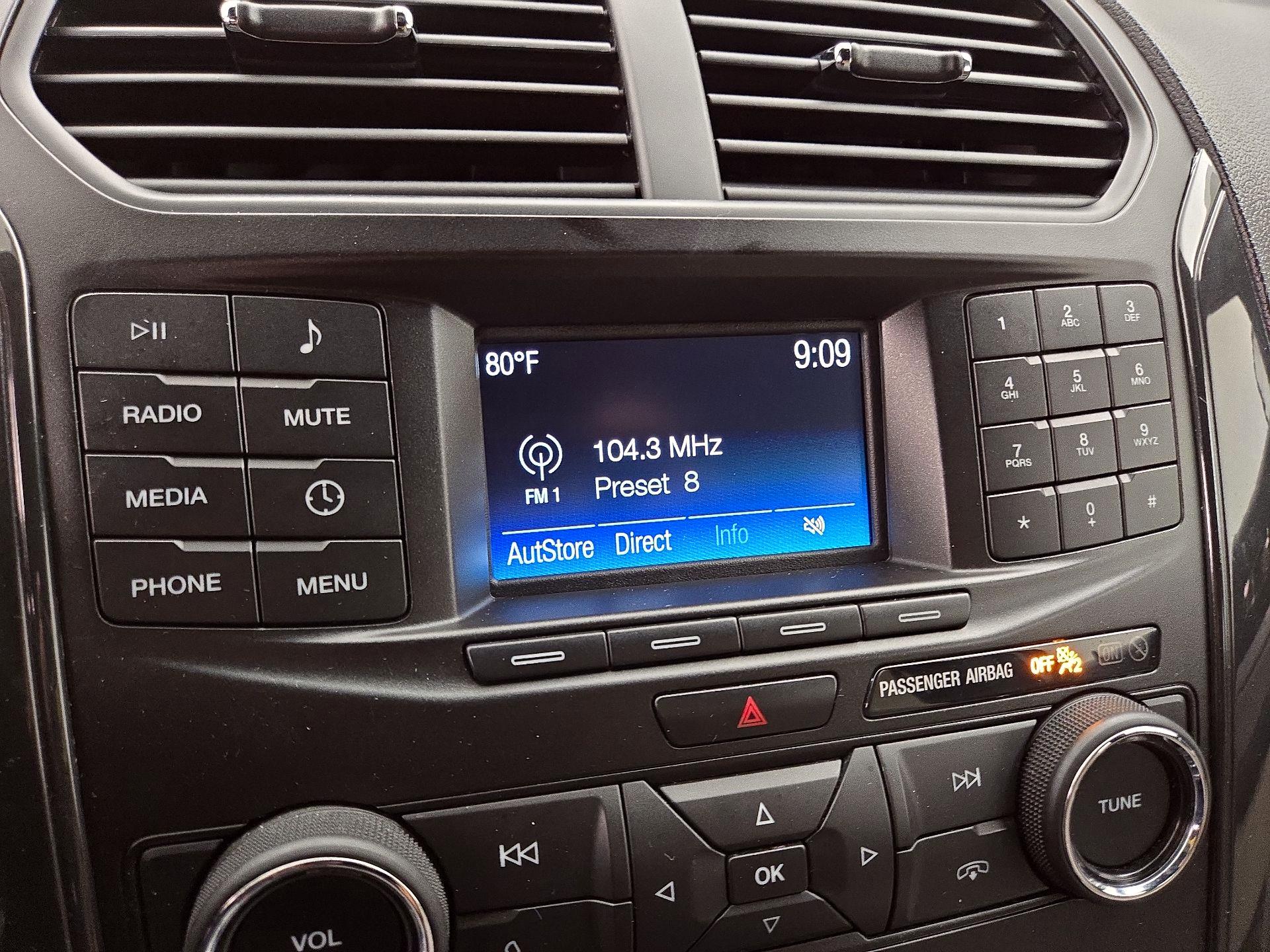 Thumbnail: 2018 Ford Explorer - 15