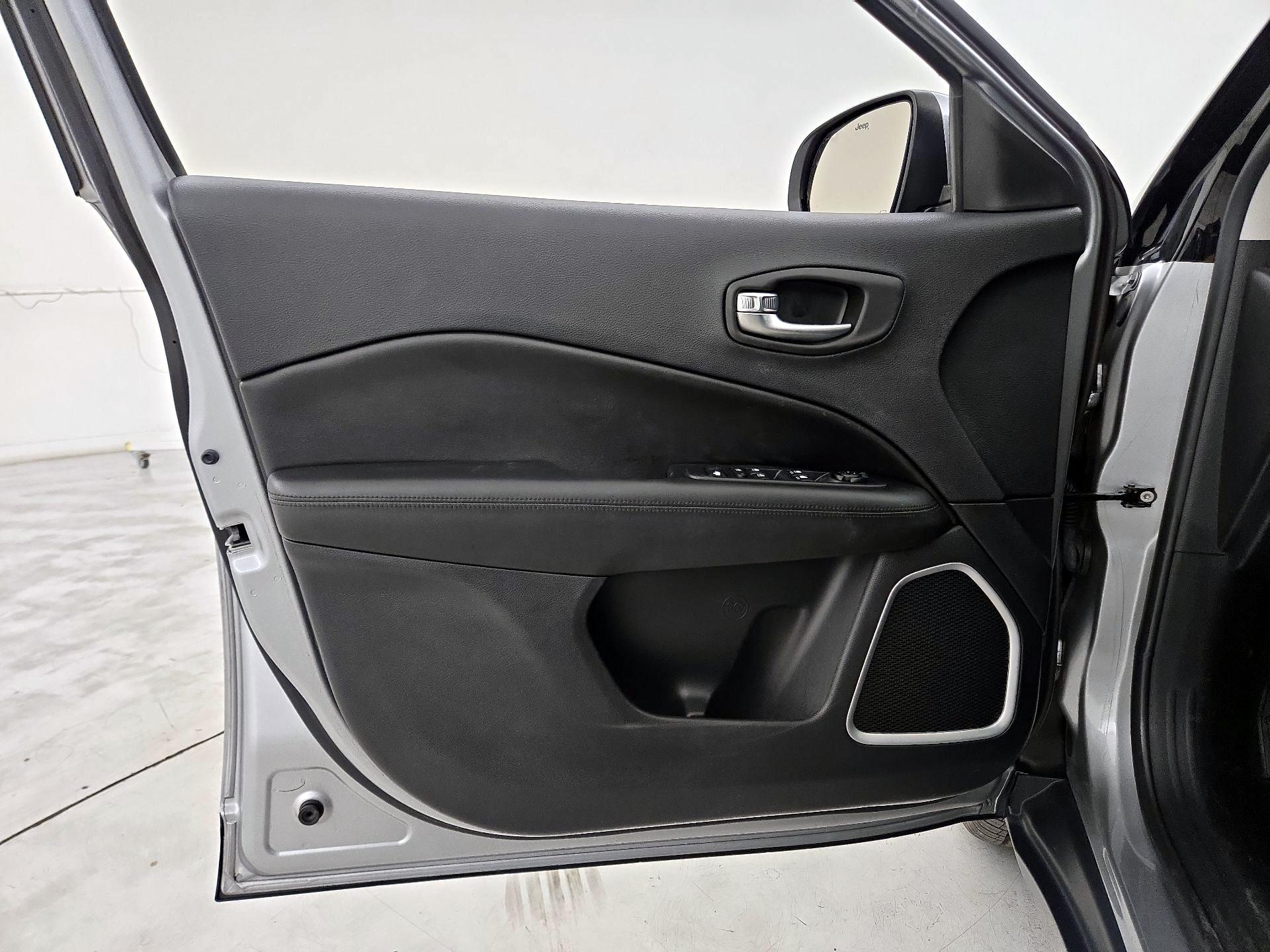 Thumbnail: 2021 Jeep Compass - 12