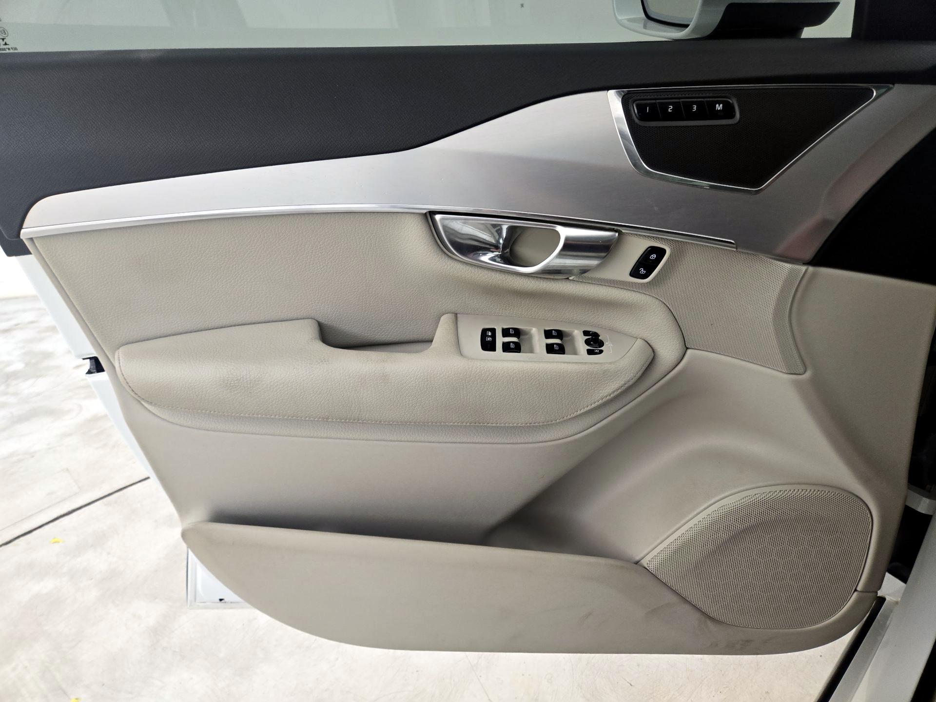 Thumbnail: 2018 Volvo XC90 - 12