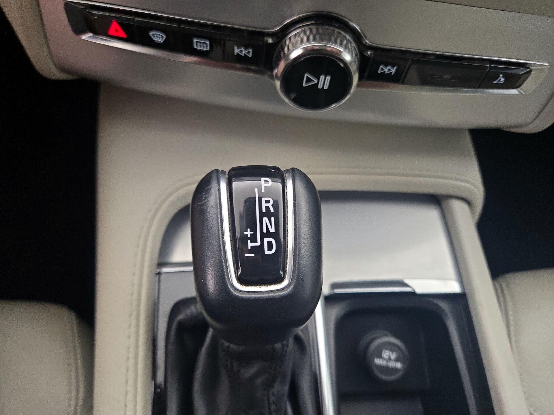 Thumbnail: 2018 Volvo XC90 - 18