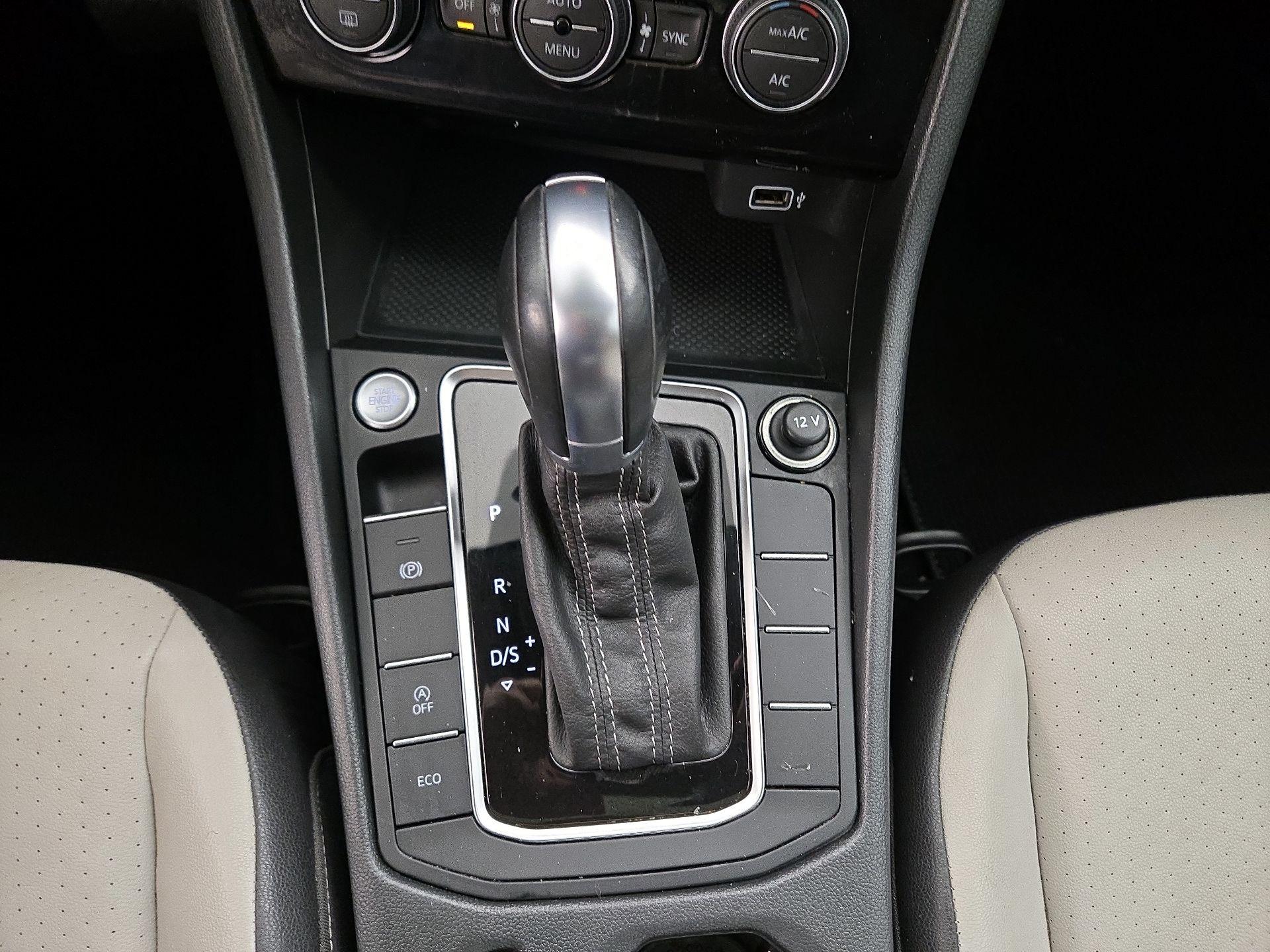 Thumbnail: 2019 Volkswagen Jetta - 17