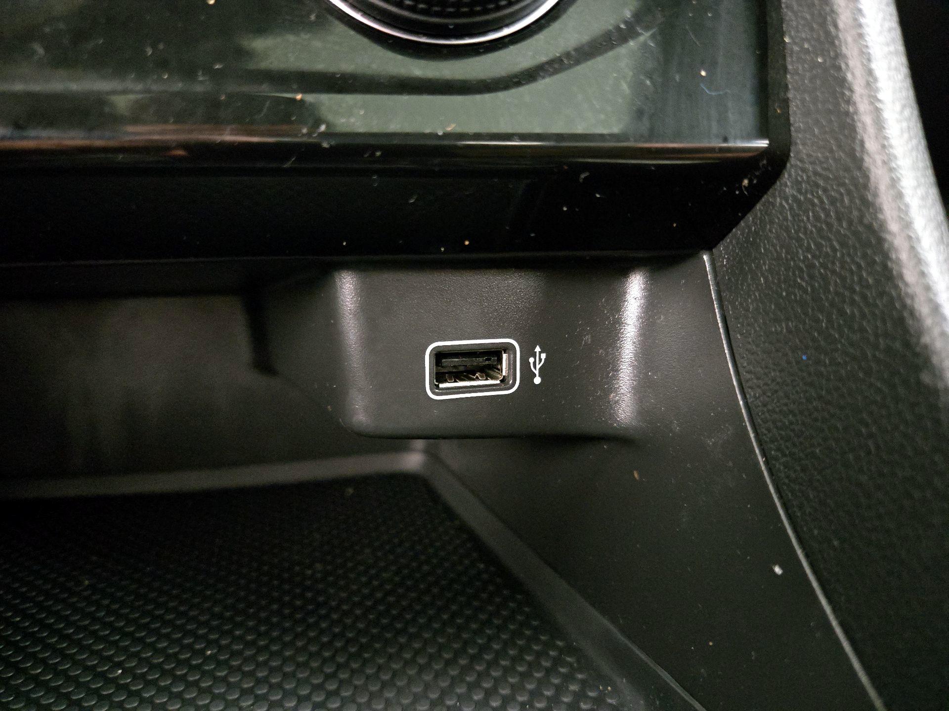 Thumbnail: 2019 Volkswagen Jetta - 18