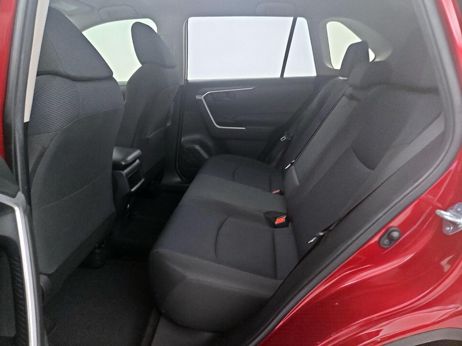 Thumbnail: 2021 Toyota RAV4 - 19
