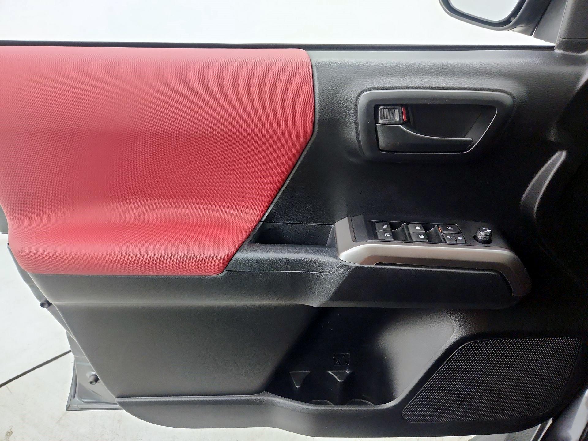 Thumbnail: 2022 Toyota Tacoma - 12