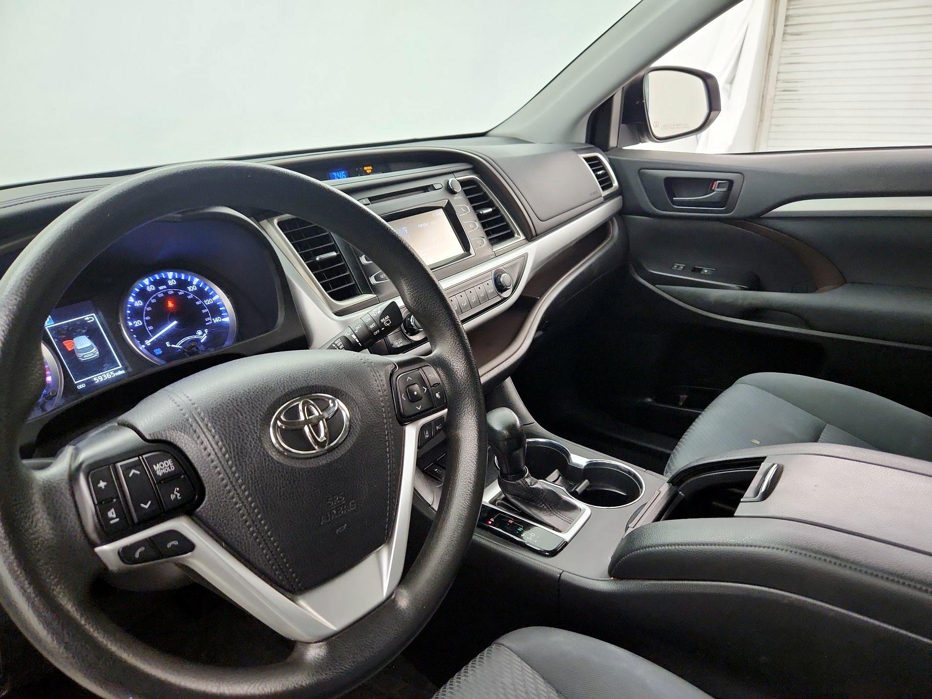 Thumbnail: 2019 Toyota Highlander - 11