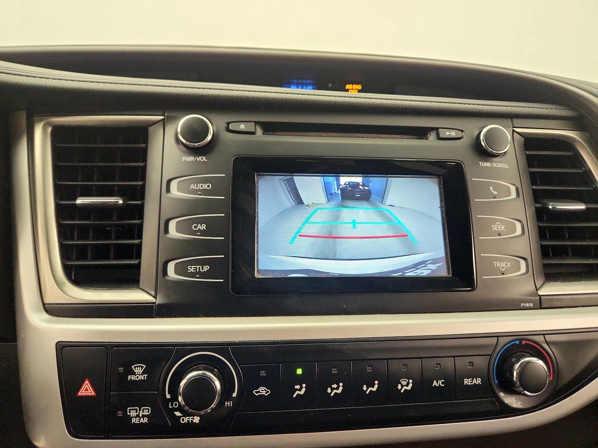 Thumbnail: 2019 Toyota Highlander - 14